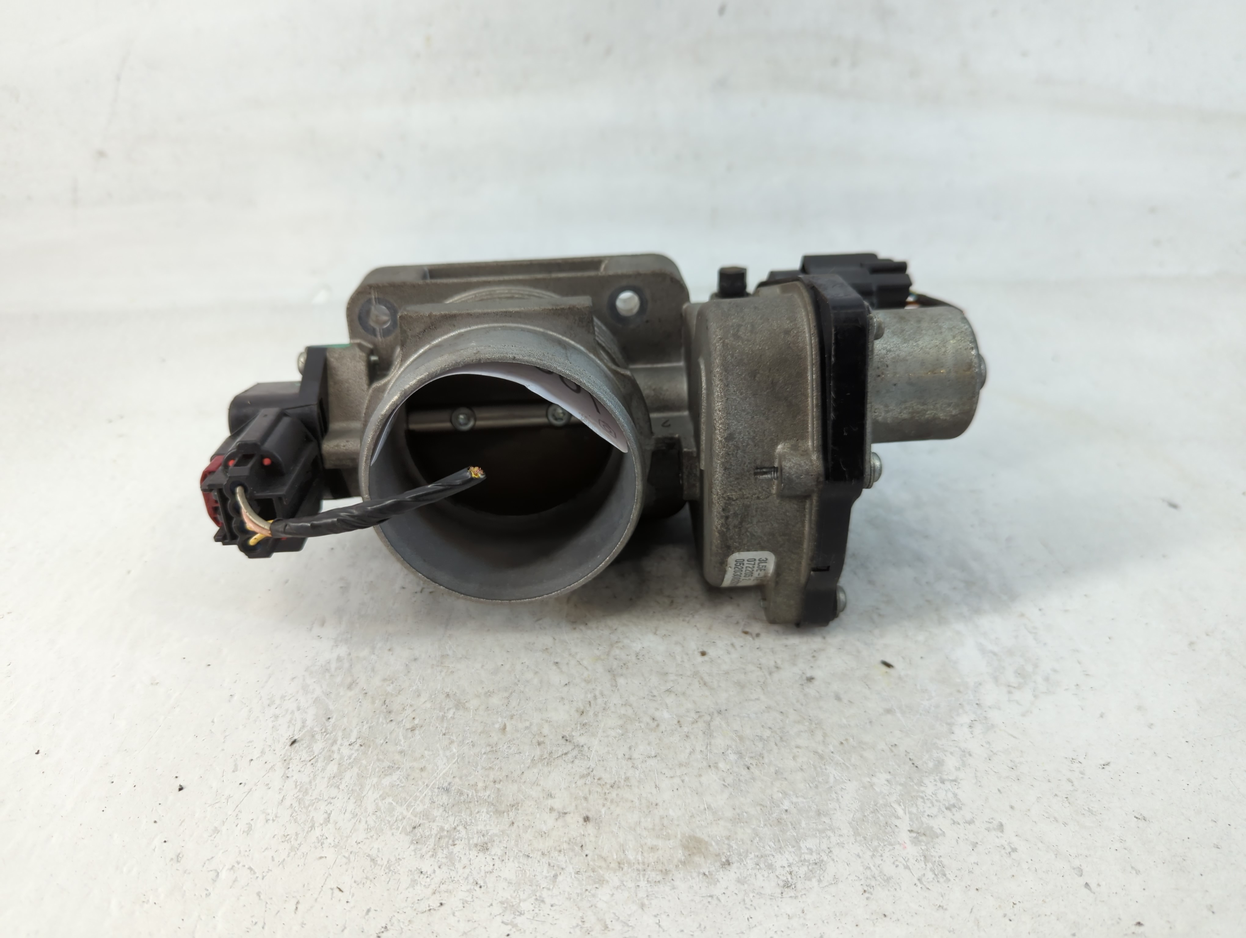 2005-2011 Lincoln Town Car Throttle Body 769466 - Oemusedautoparts1.com