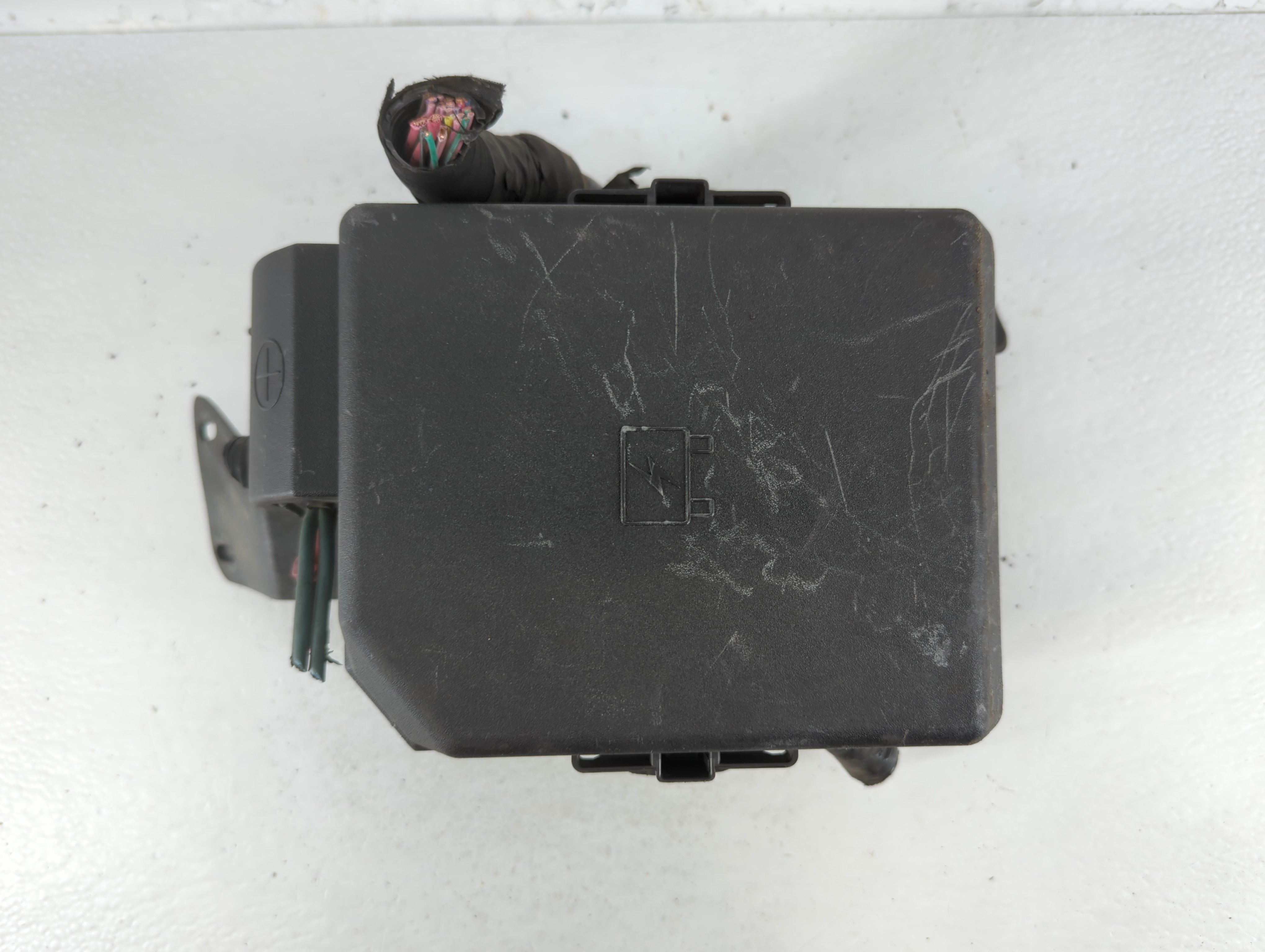 Picture of 2009-2012 Audi Q5 Fusebox Fuse Box Relay Module 13786621-02 769838
