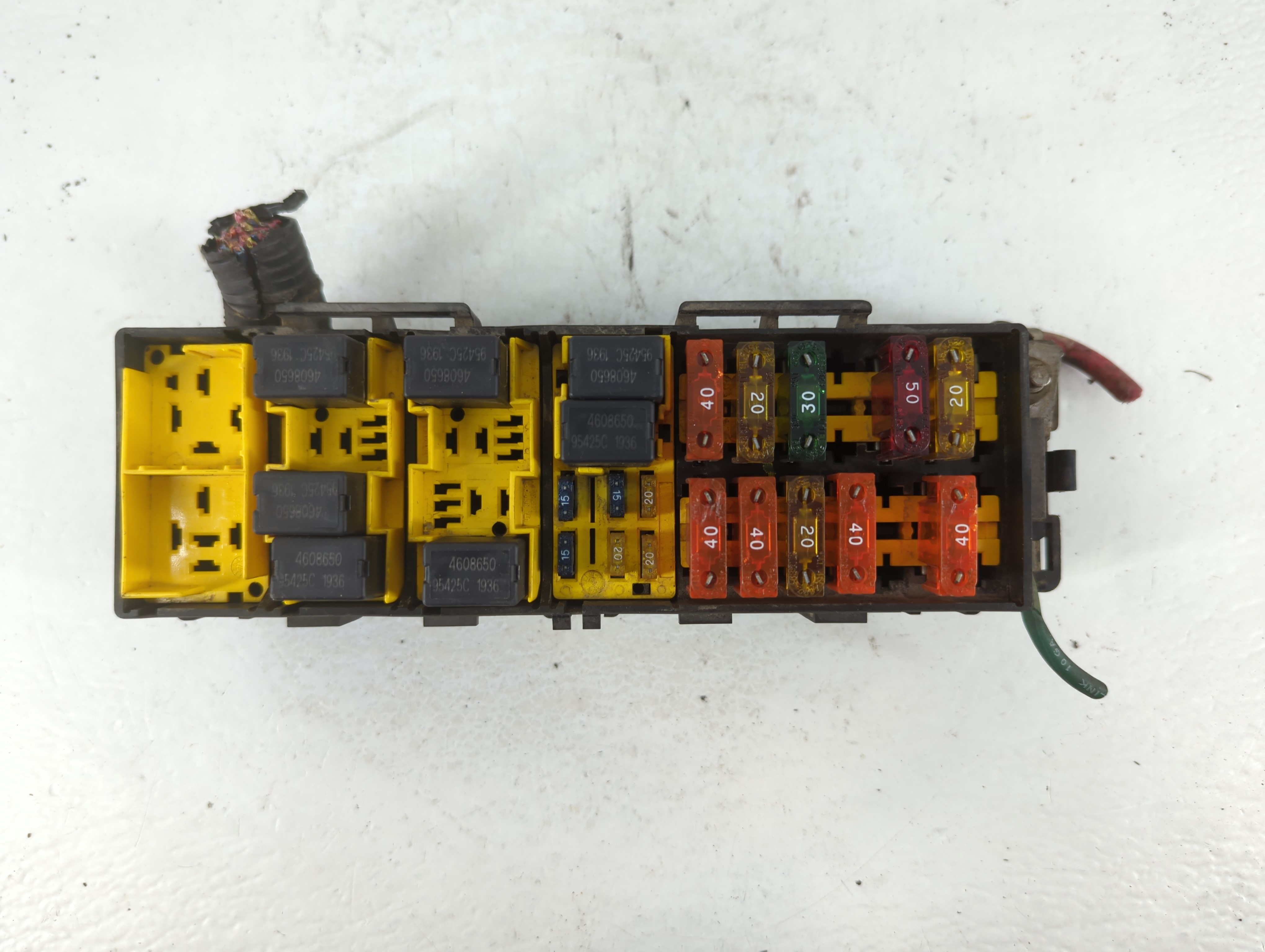 1997-1998 Jeep Grand Cherokee Chassis Control Module Ccm Bcm Body Control 769840 - Oemusedautoparts1.com