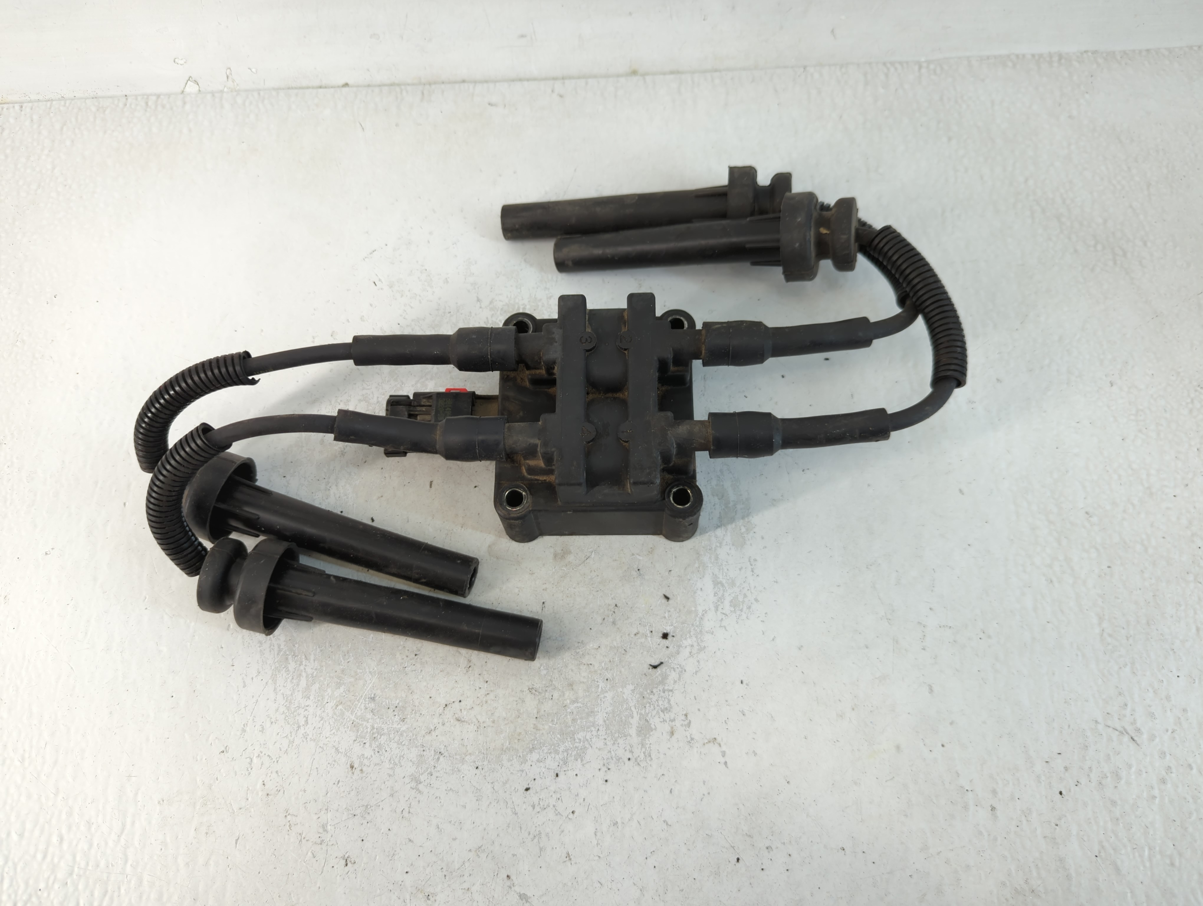 Picture of 2001-2003 Chrysler Pt Cruiser Ignition Coil Igniter Pack 769866