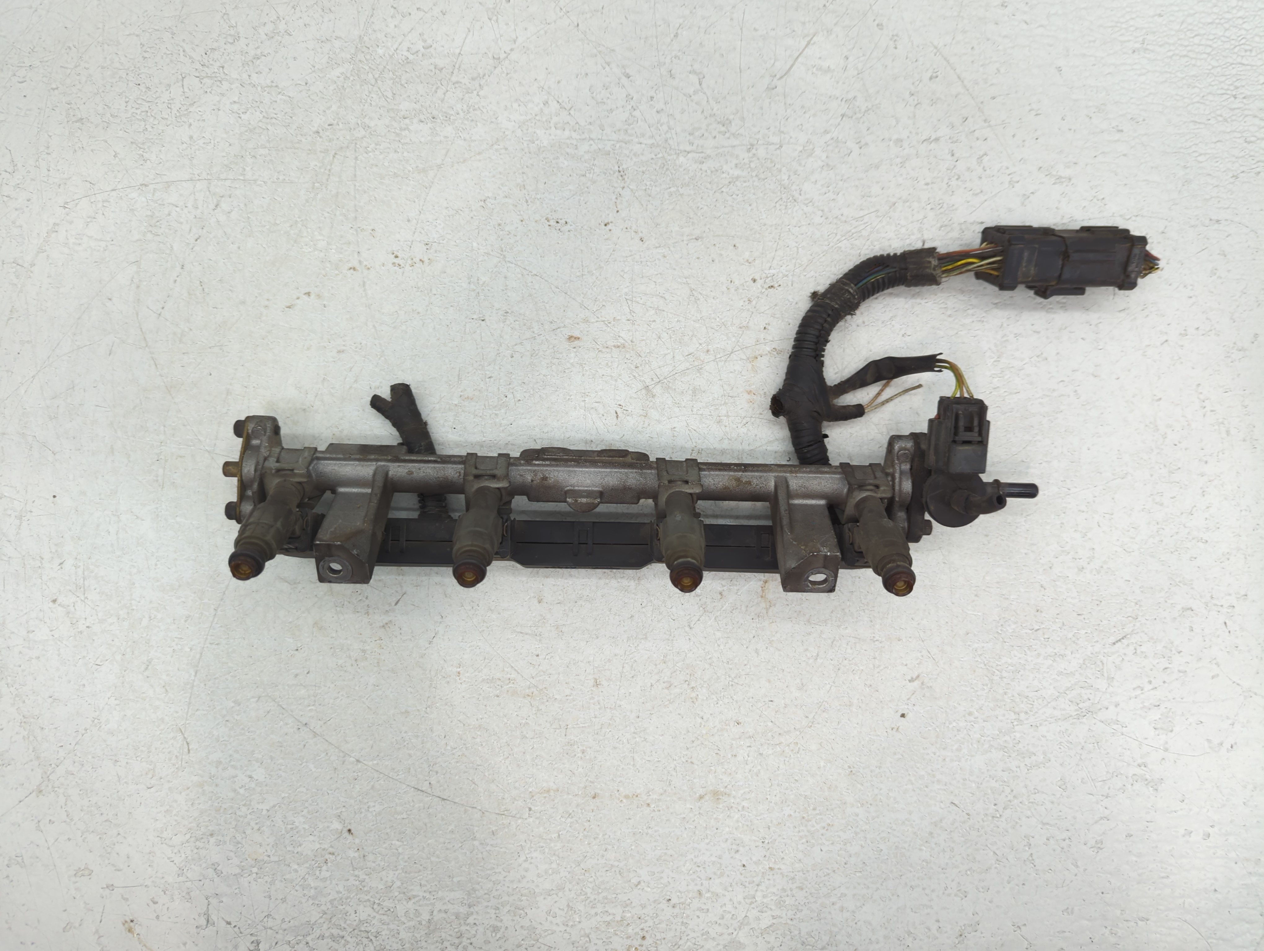 Picture of 2001 Ford Focus Fuel Injectors 769930