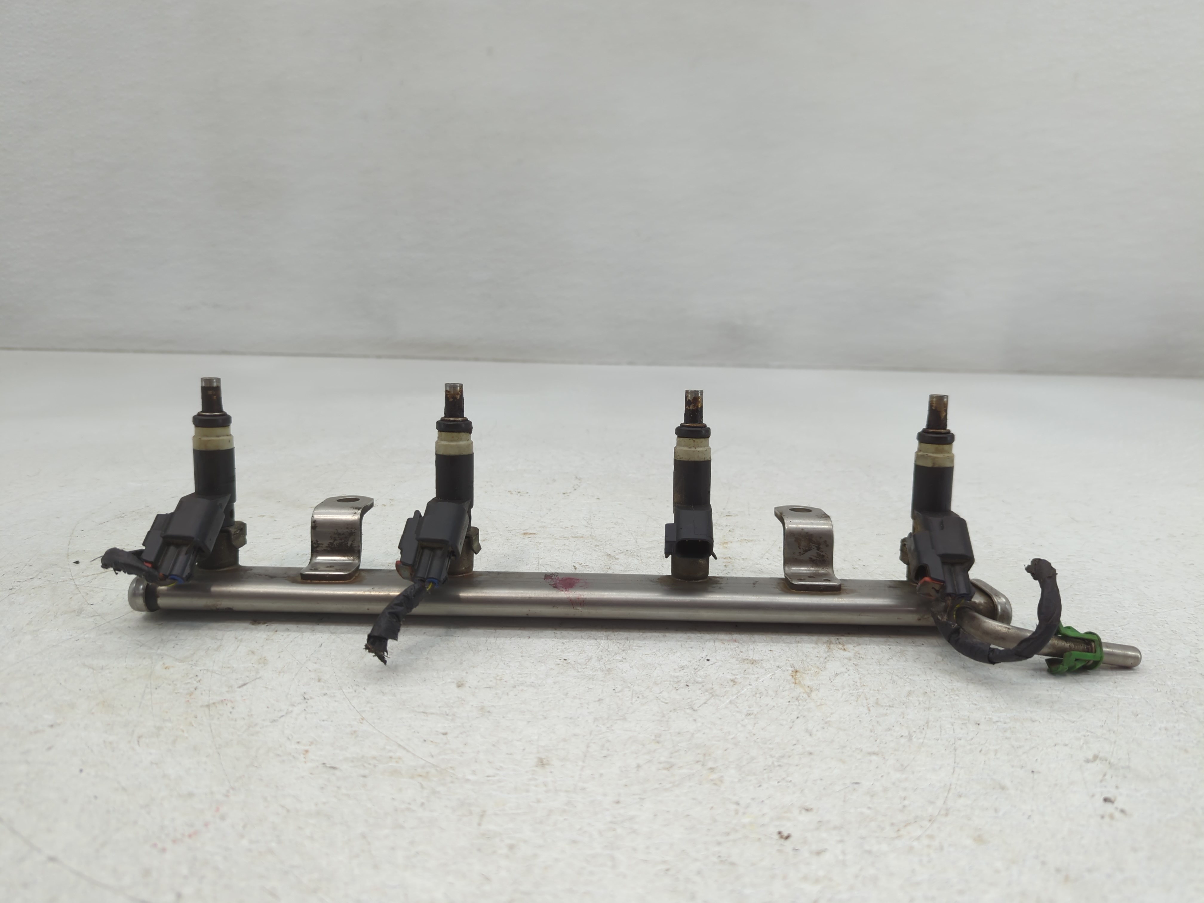 2009 Jeep Patriot Fuel Injectors 769940 - Oemusedautoparts1.com