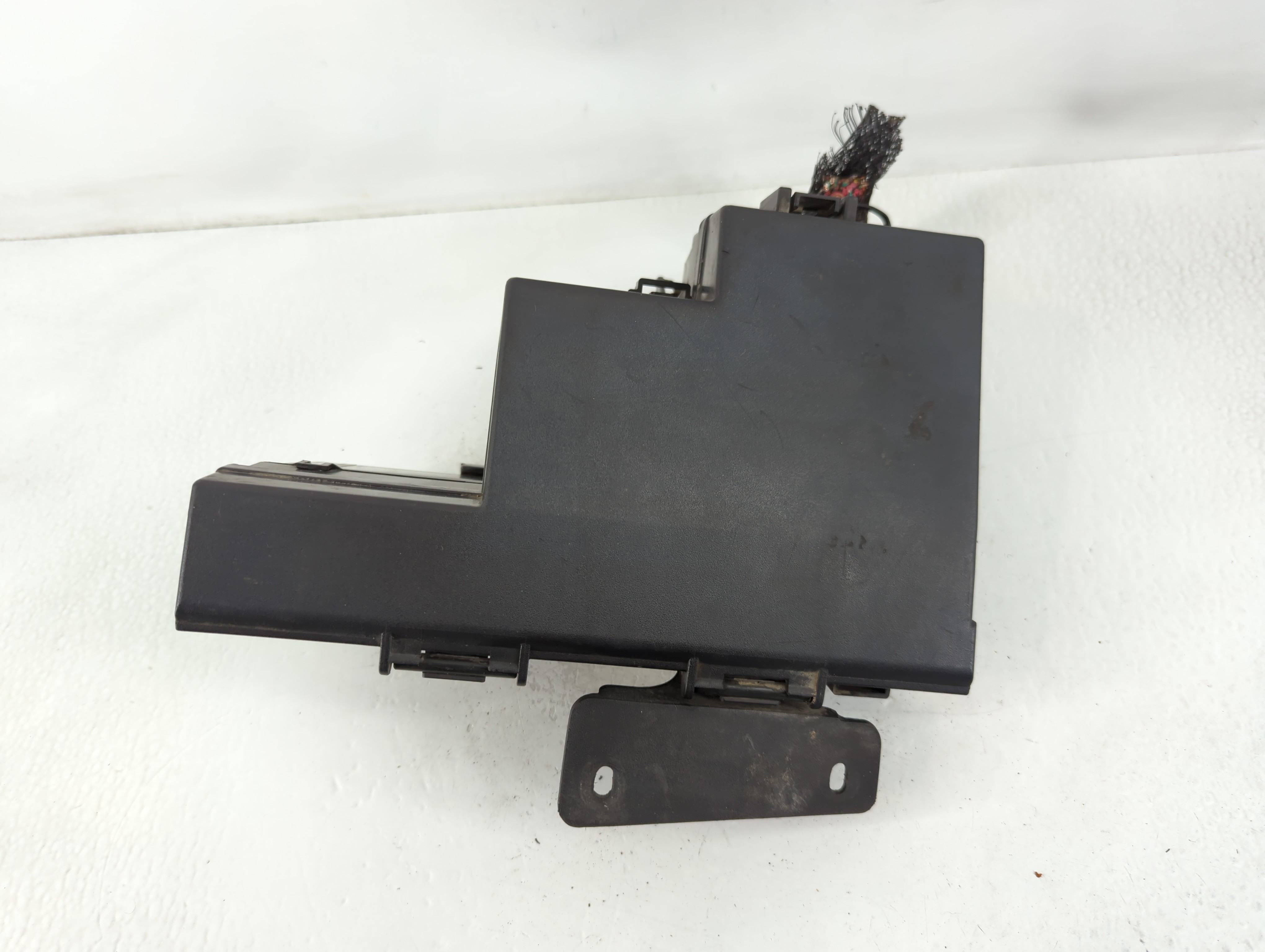 Picture of 2003-2004 Jaguar S-type Fusebox Fuse Box Relay Module 769941