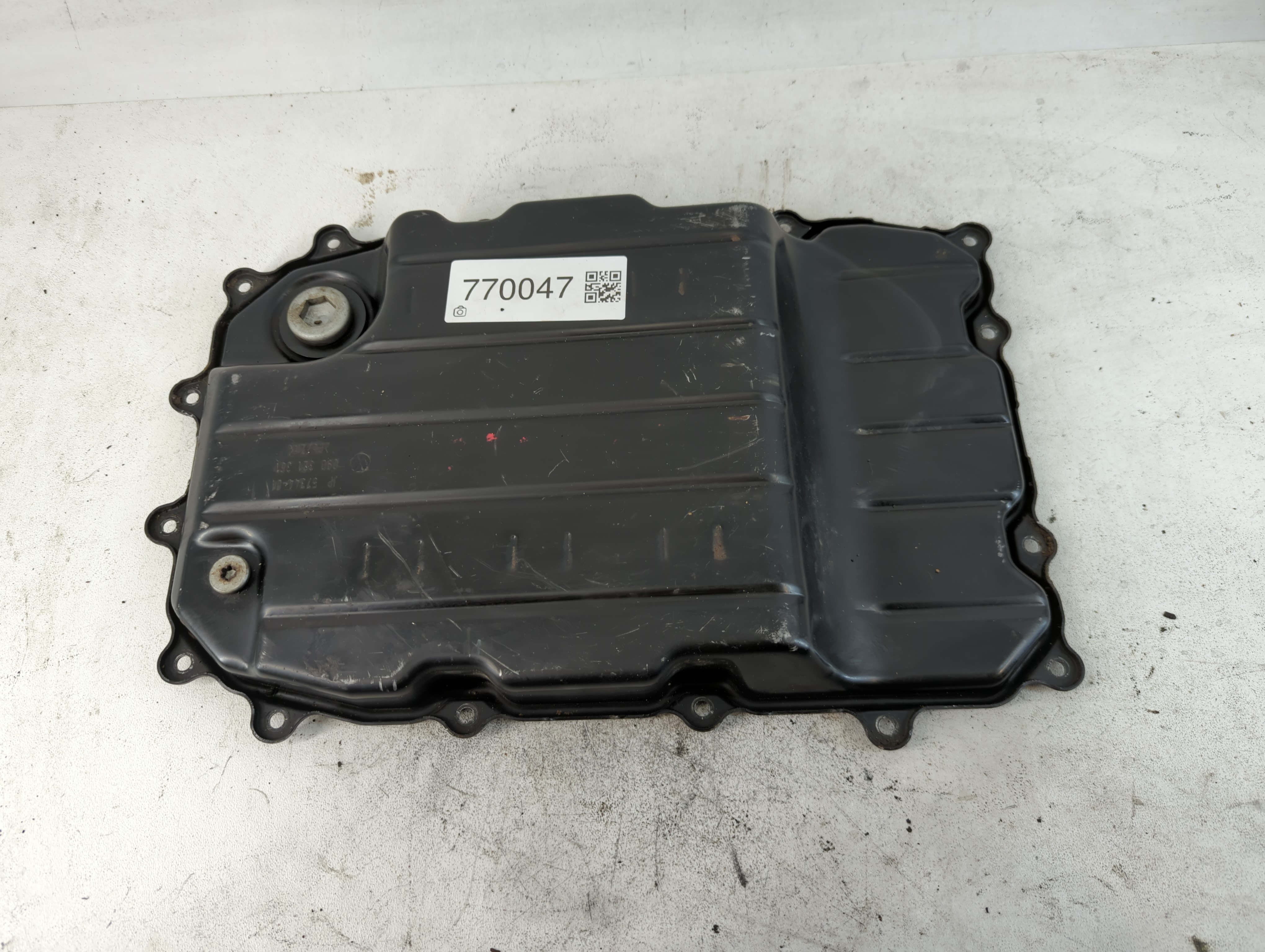 2004-2007 Volkswagen Touareg Engine Oil Pan 770047 - Oemusedautoparts1.com