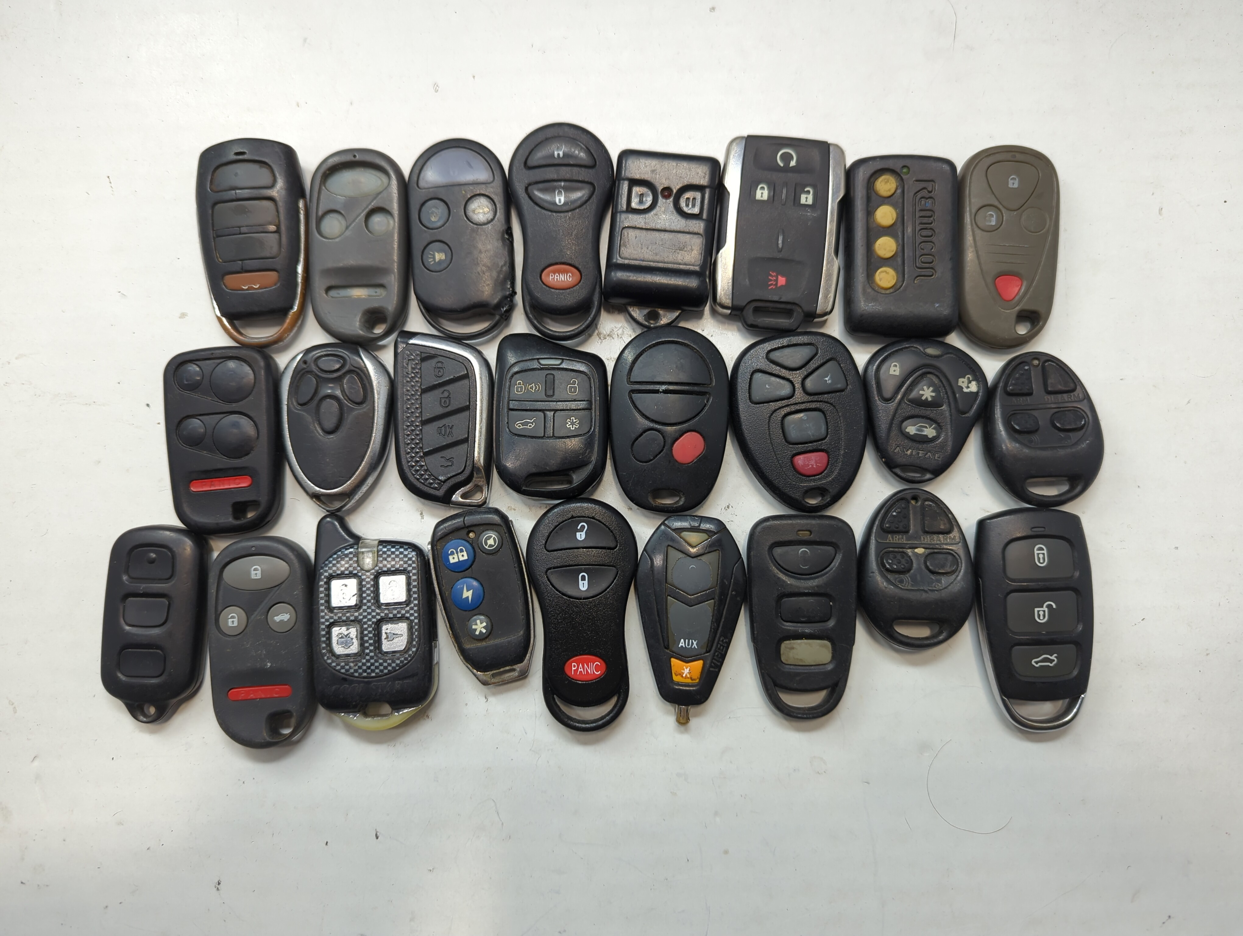 Lot of 25 Aftermarket Keyless Entry Remote Fob MIXED FCC IDS MIXED PART 770067 - Oemusedautoparts1.com