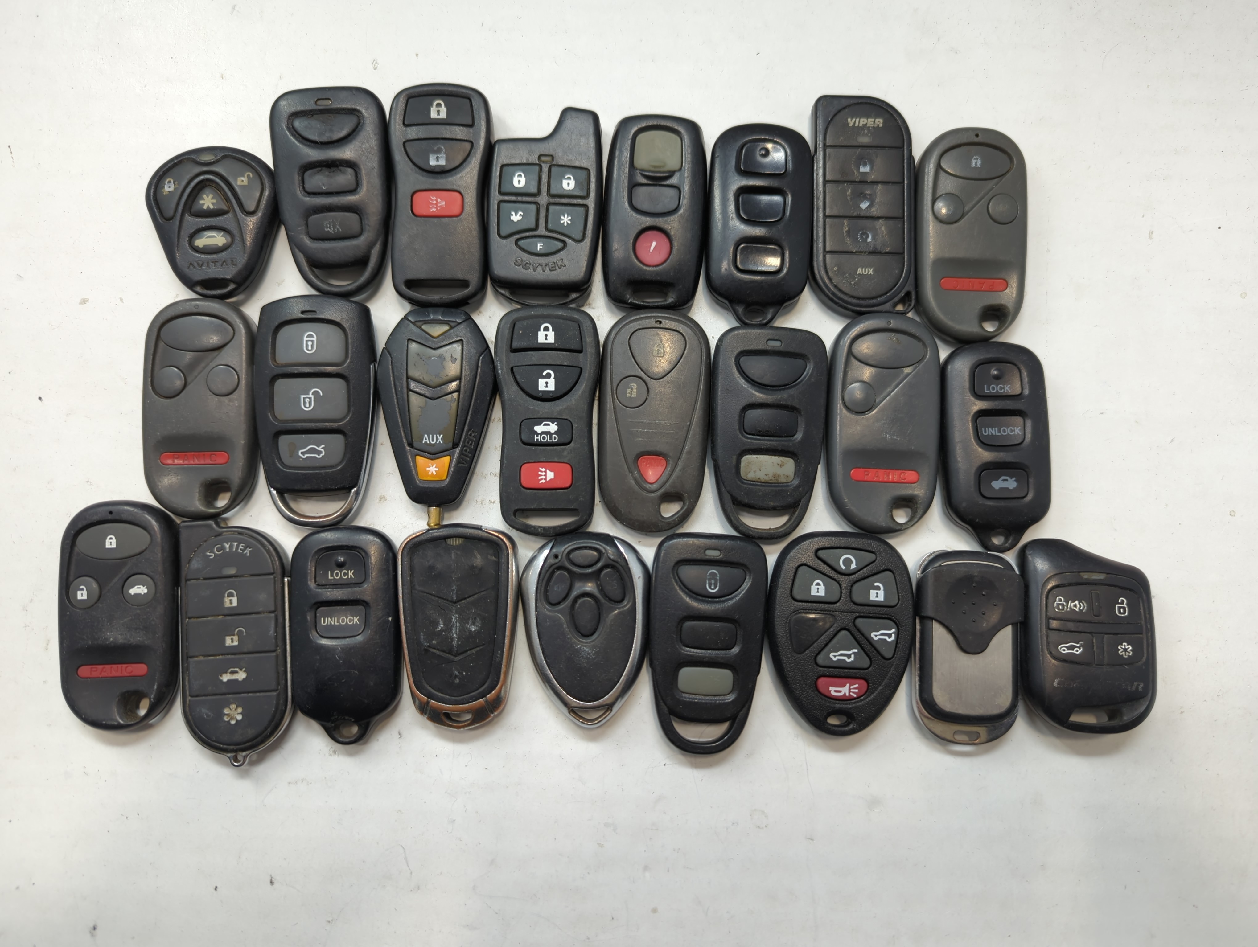 Lot of 25 Aftermarket Keyless Entry Remote Fob MIXED FCC IDS MIXED PART 770079 - Oemusedautoparts1.com