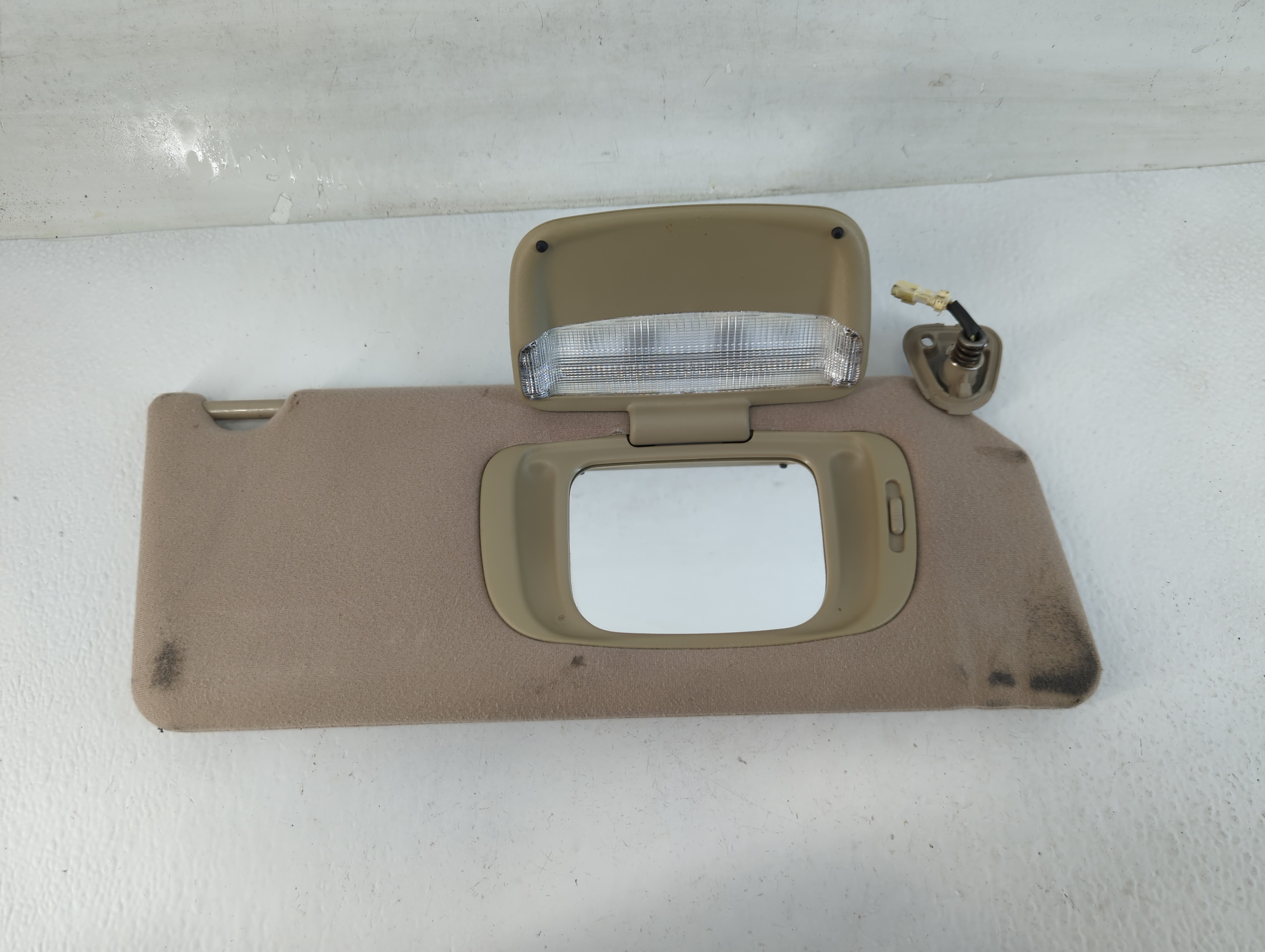 2002-2006 Toyota Camry Passenger Sun Visor Mirror Right Sunvisor Beige 771398 - Oemusedautoparts1.com