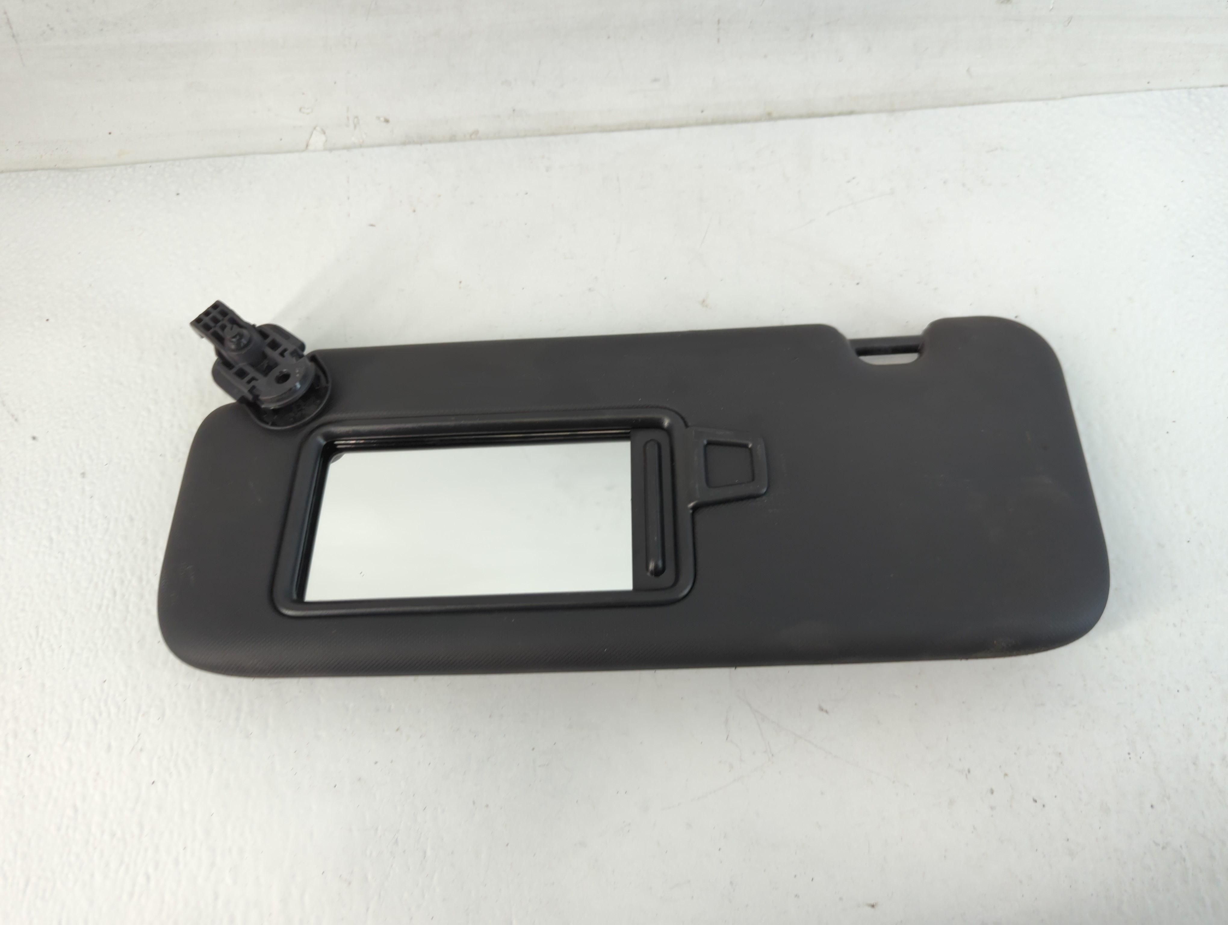 2021-2022 Hyundai Elantra Driver Sun Visor Mirror Left Sunvisor Black 771409 - Oemusedautoparts1.com