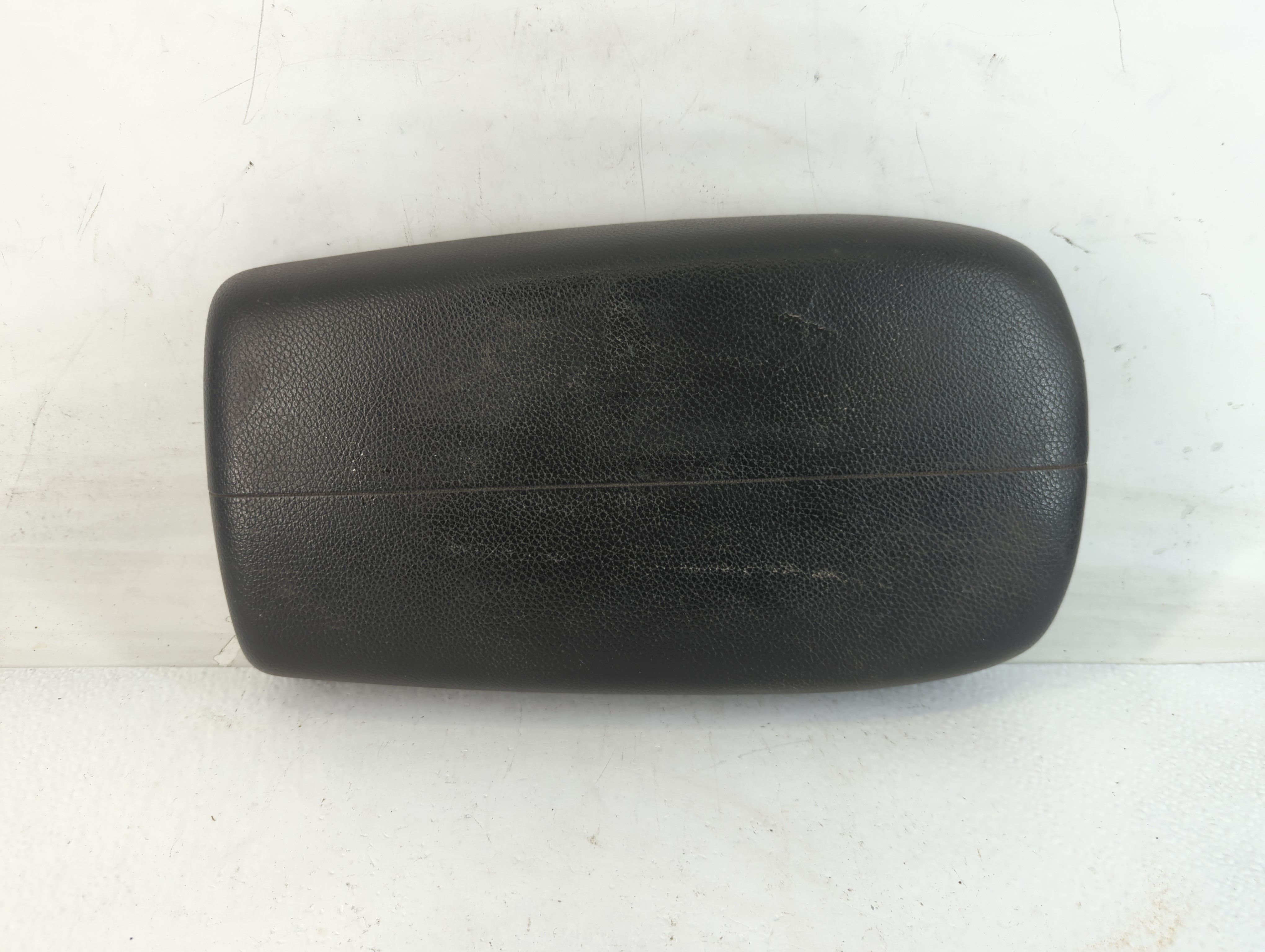 2013 Kia Sorento Center Console Armrest Cover Lid Black 771416 - Oemusedautoparts1.com