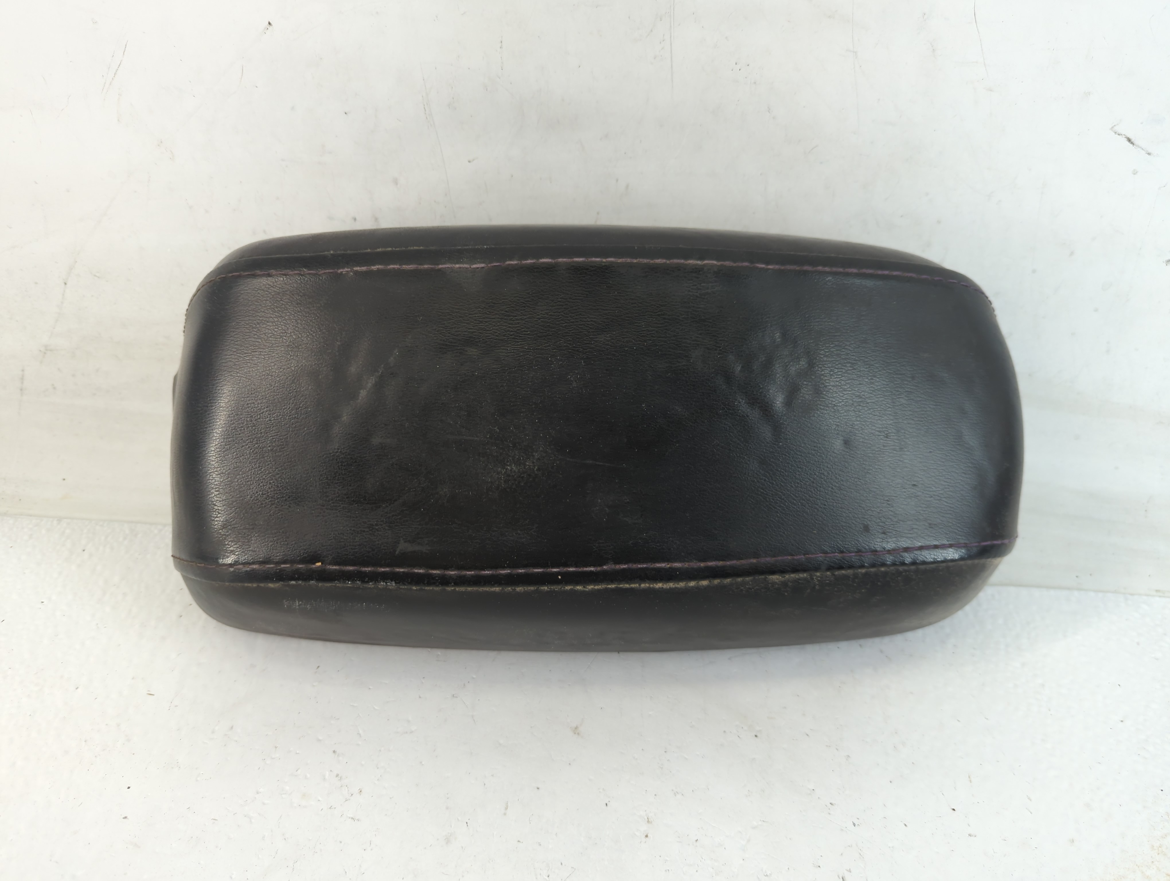 2015 Hyundai Tucson Center Console Armrest Cover Lid Black 771420 - Oemusedautoparts1.com