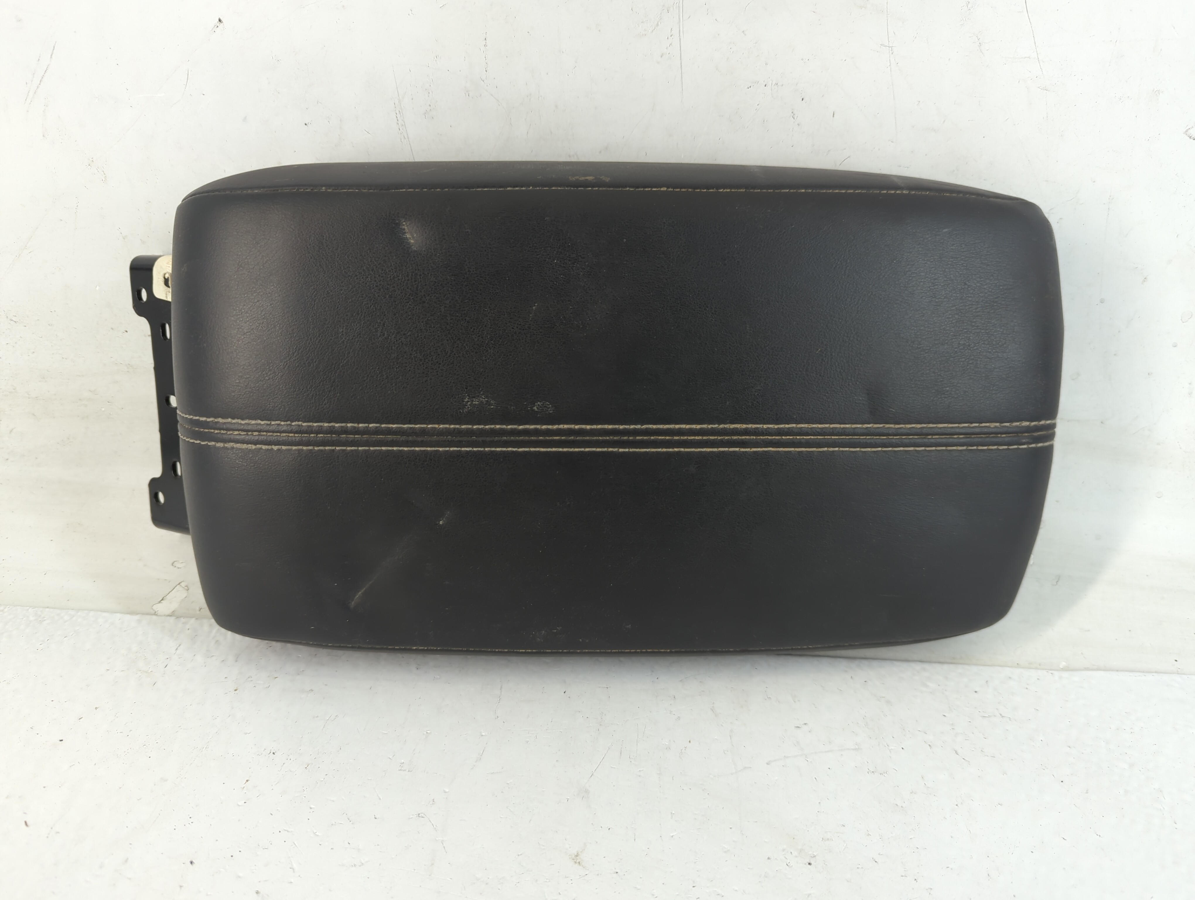 2020 Nissan Sentra Center Console Armrest Cover Lid Black 771431 - Oemusedautoparts1.com