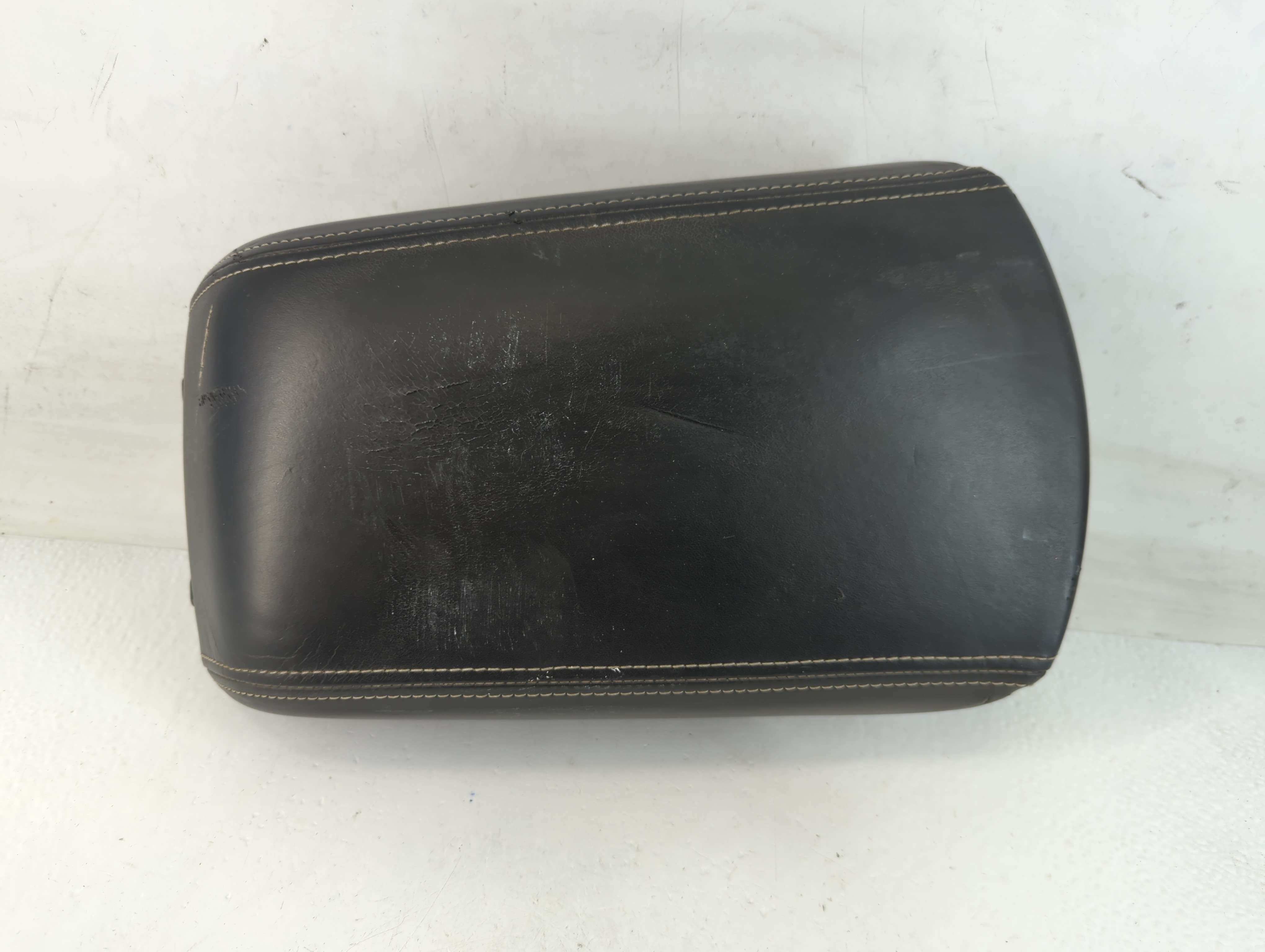 2018 Ford Explorer Center Console Armrest Cover Lid Black 771441 - Oemusedautoparts1.com