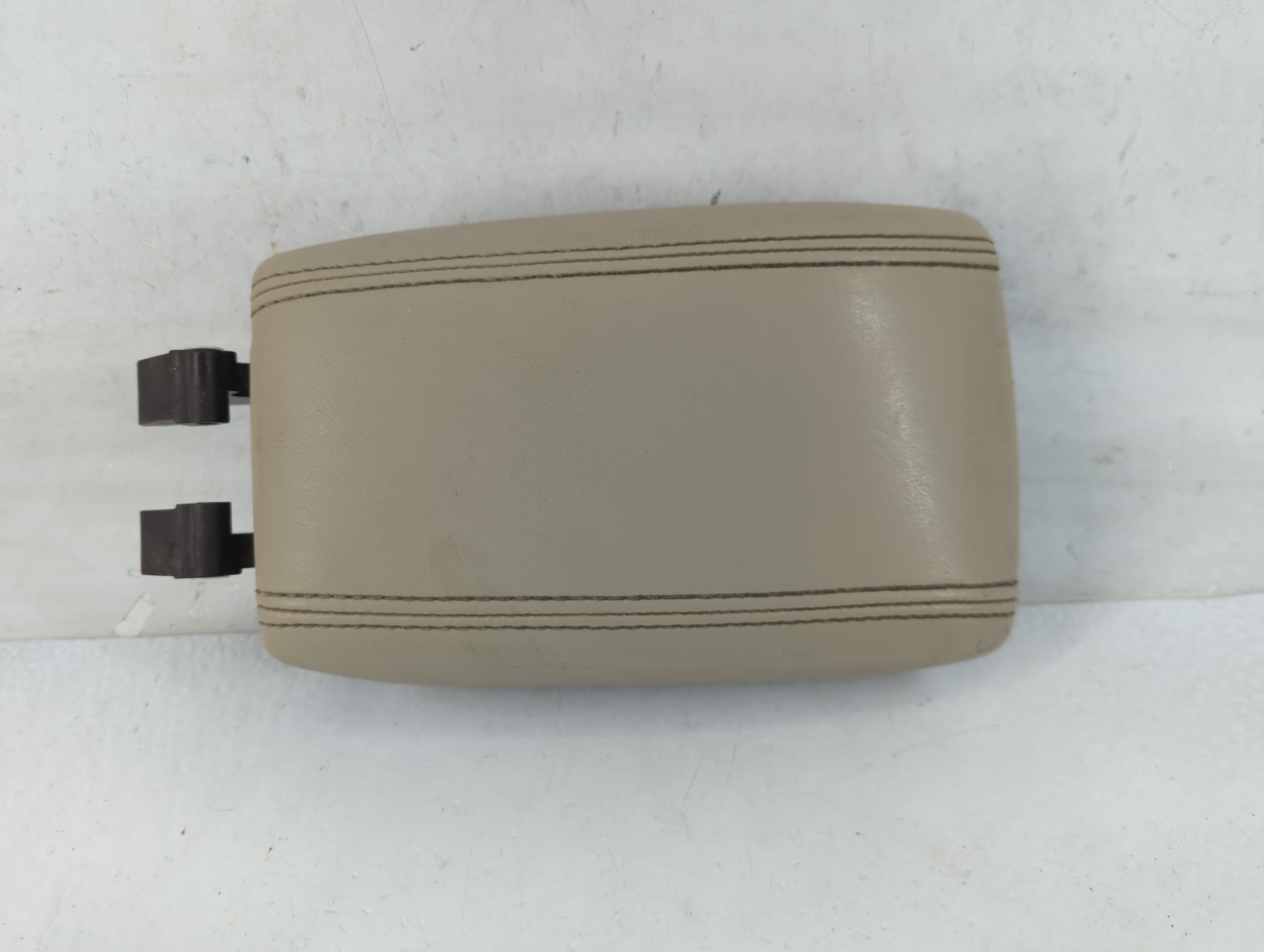 2014 Buick Verano Center Console Armrest Cover Lid Beige 771445 - Oemusedautoparts1.com
