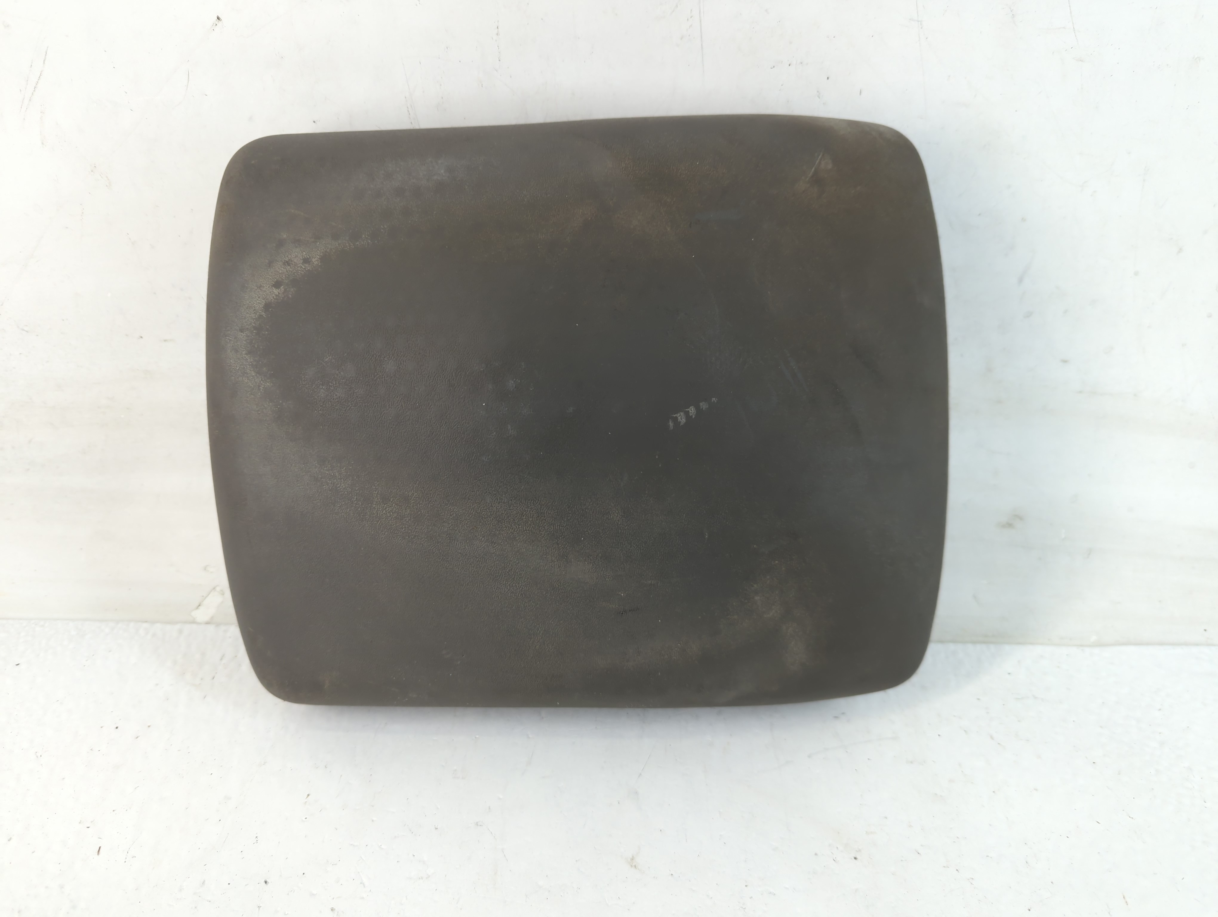 2013 Nissan Frontier Center Console Armrest Cover Lid Black 771446 - Oemusedautoparts1.com