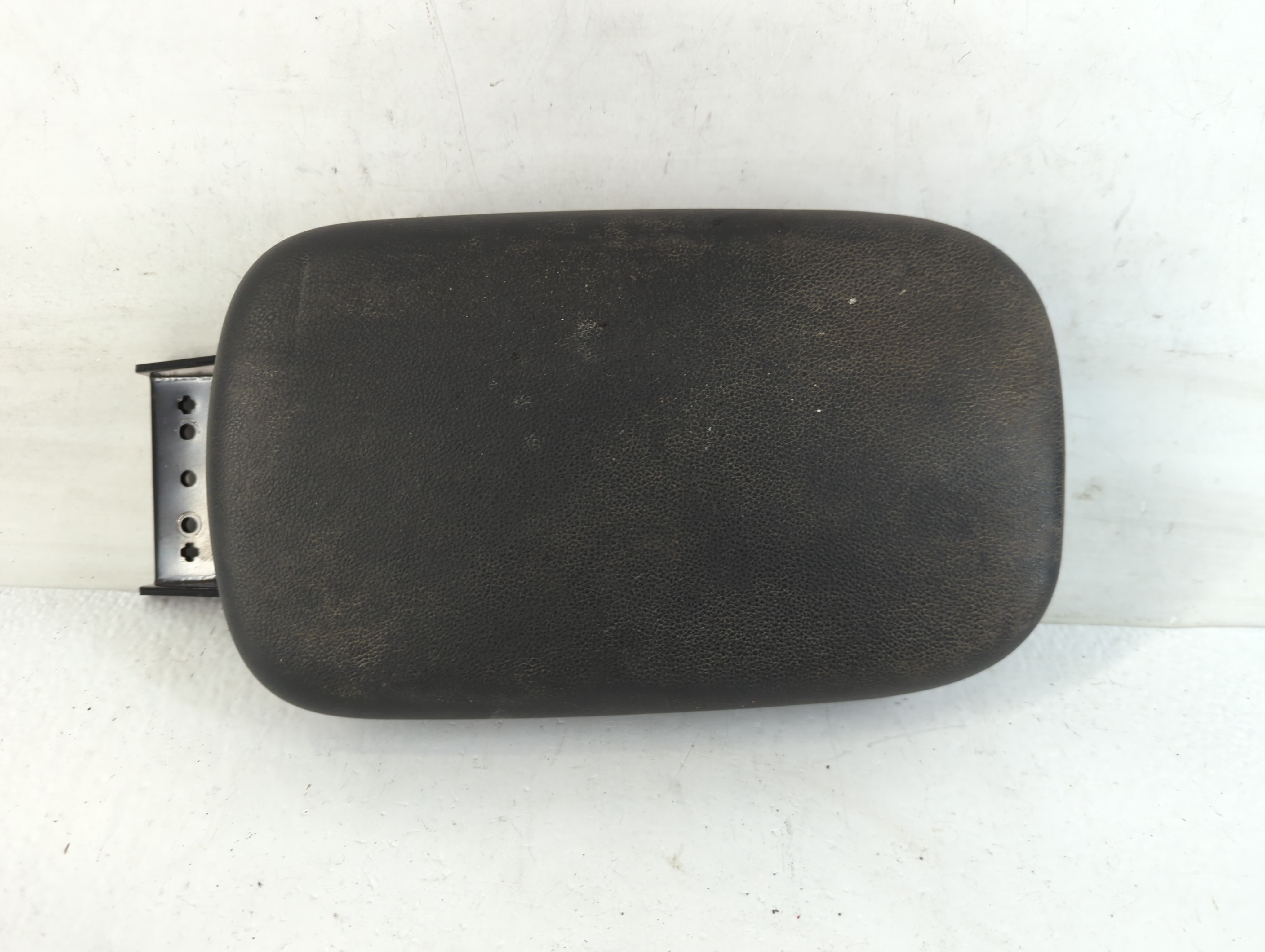 2021 Hyundai Kona Center Console Armrest Cover Lid Black 771448 - Oemusedautoparts1.com