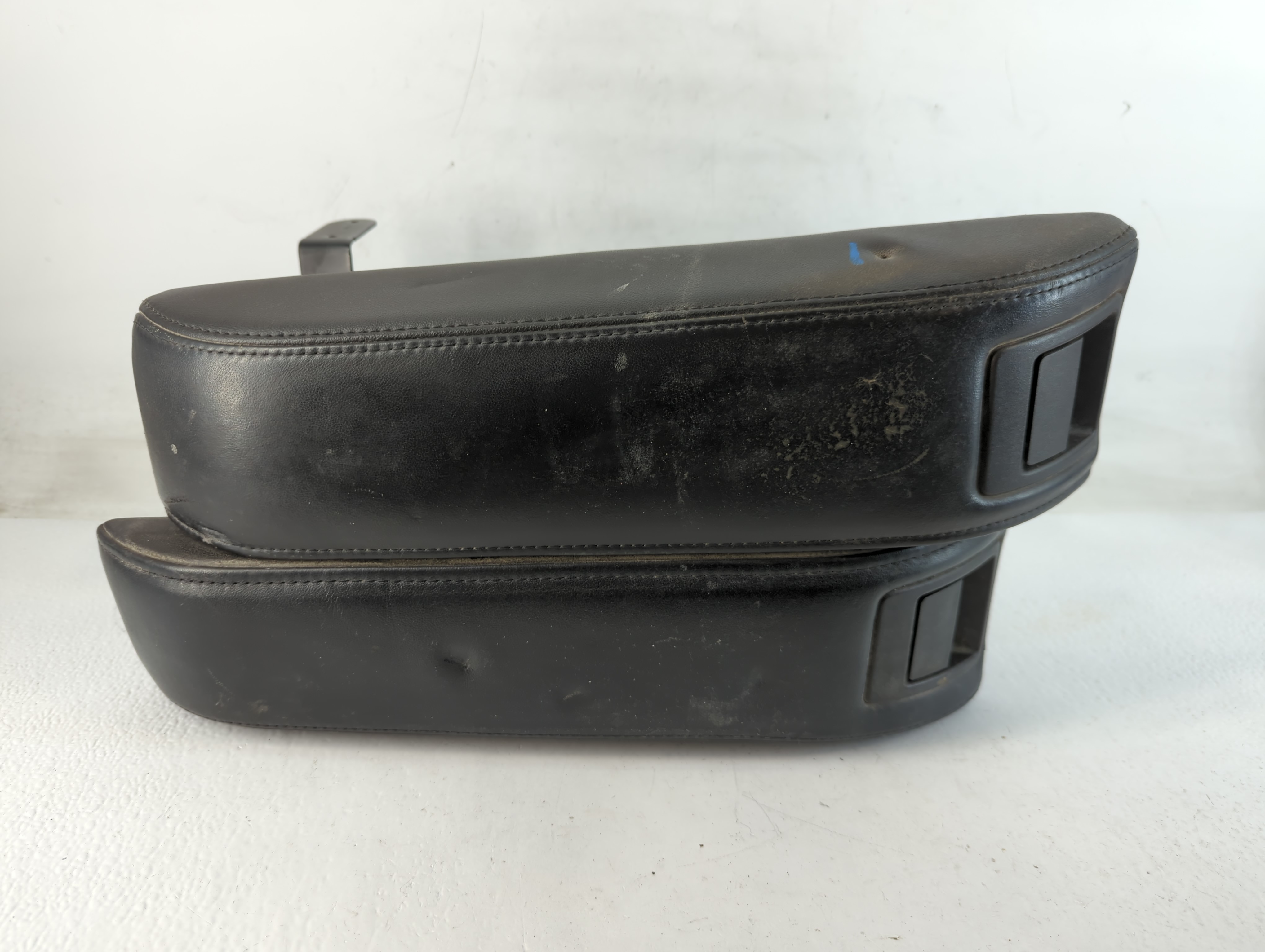 2013 Lincoln Mkx Center Console Armrest Cover Lid Black 771449 - Oemusedautoparts1.com