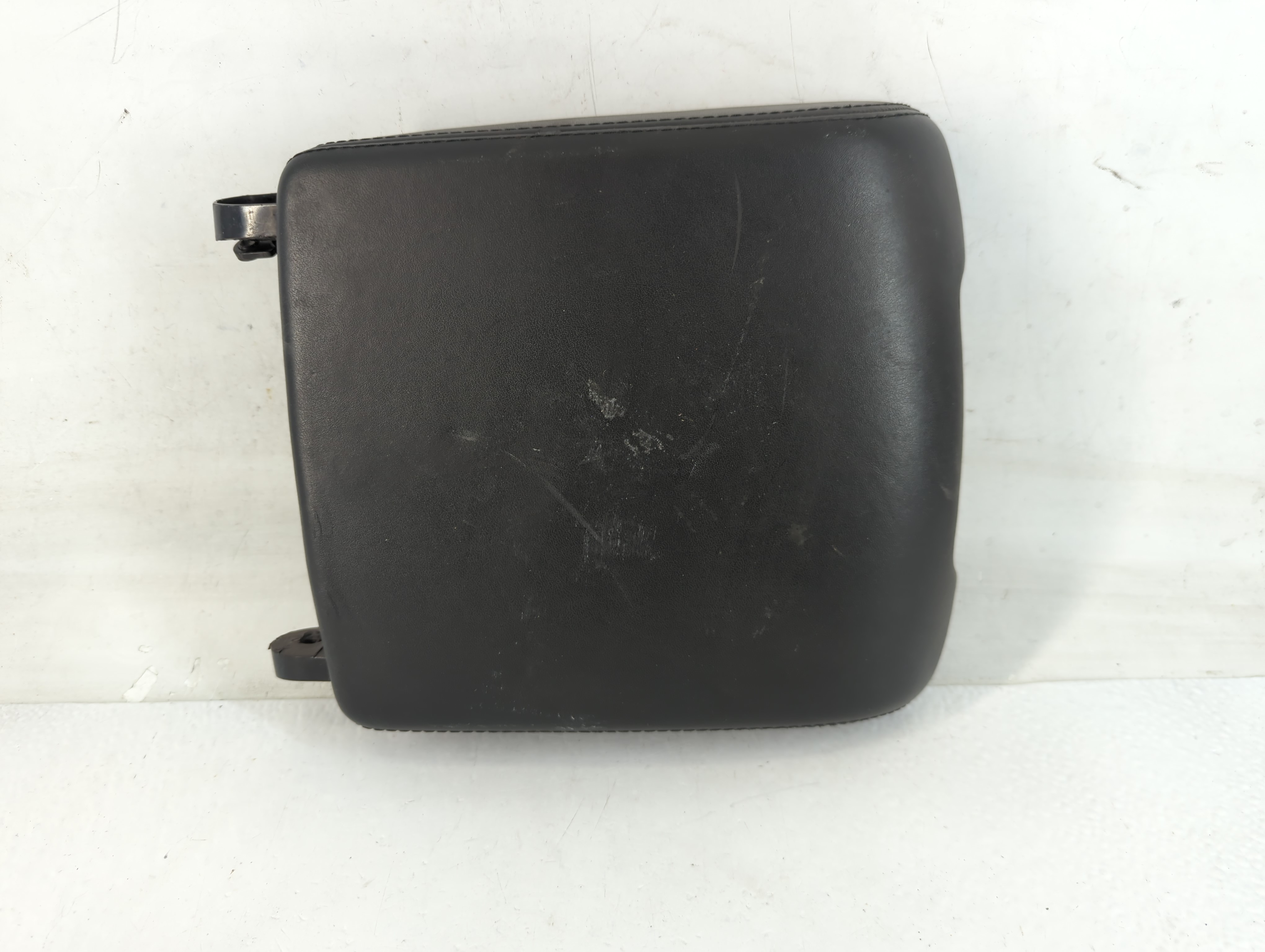2012 Land Rover Range Rover Center Console Armrest Cover Lid Black 771459 - Oemusedautoparts1.com