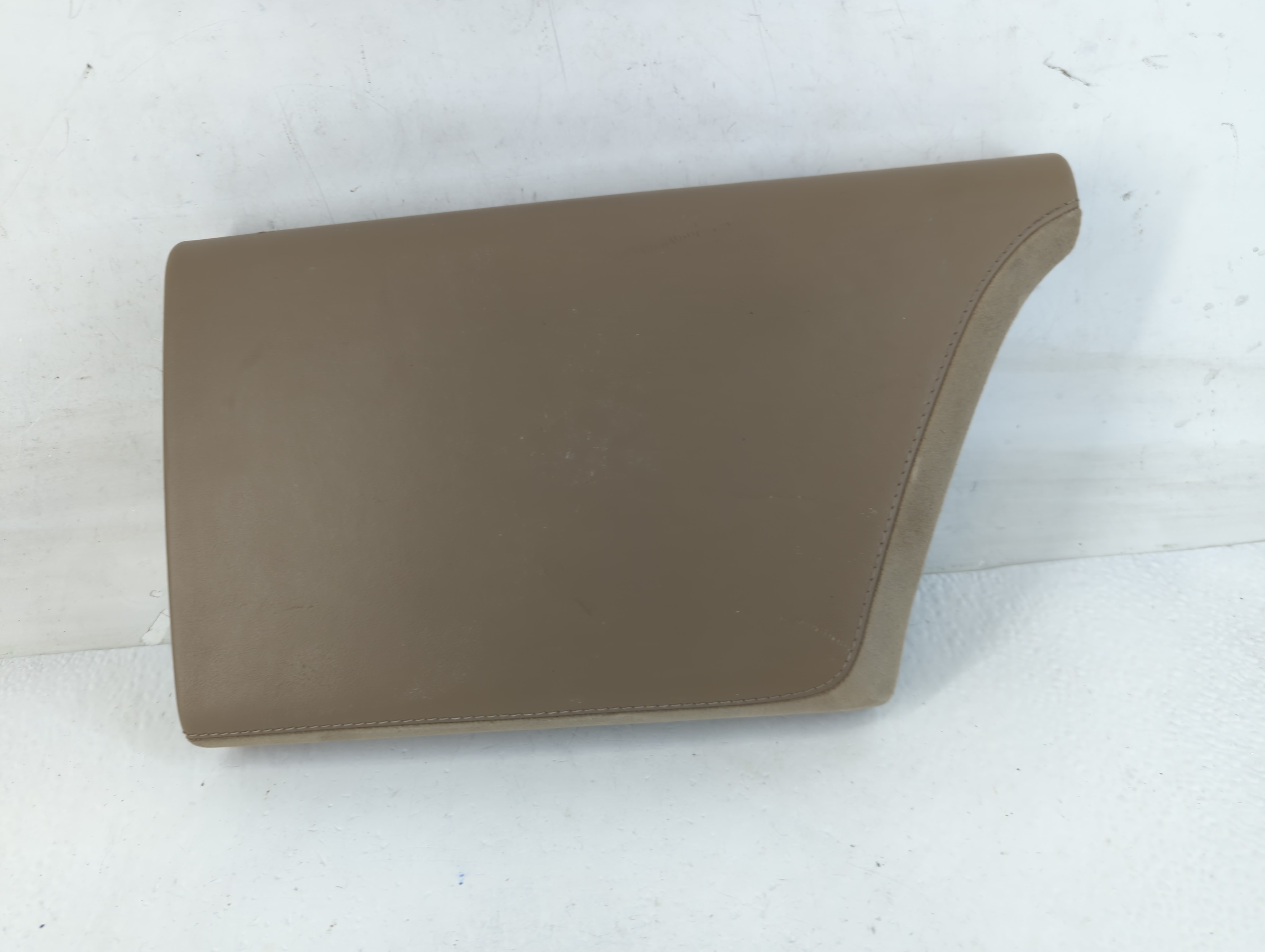 Picture of 2014 Cadillac Cts Center Console Armrest Cover Lid Beige 771461