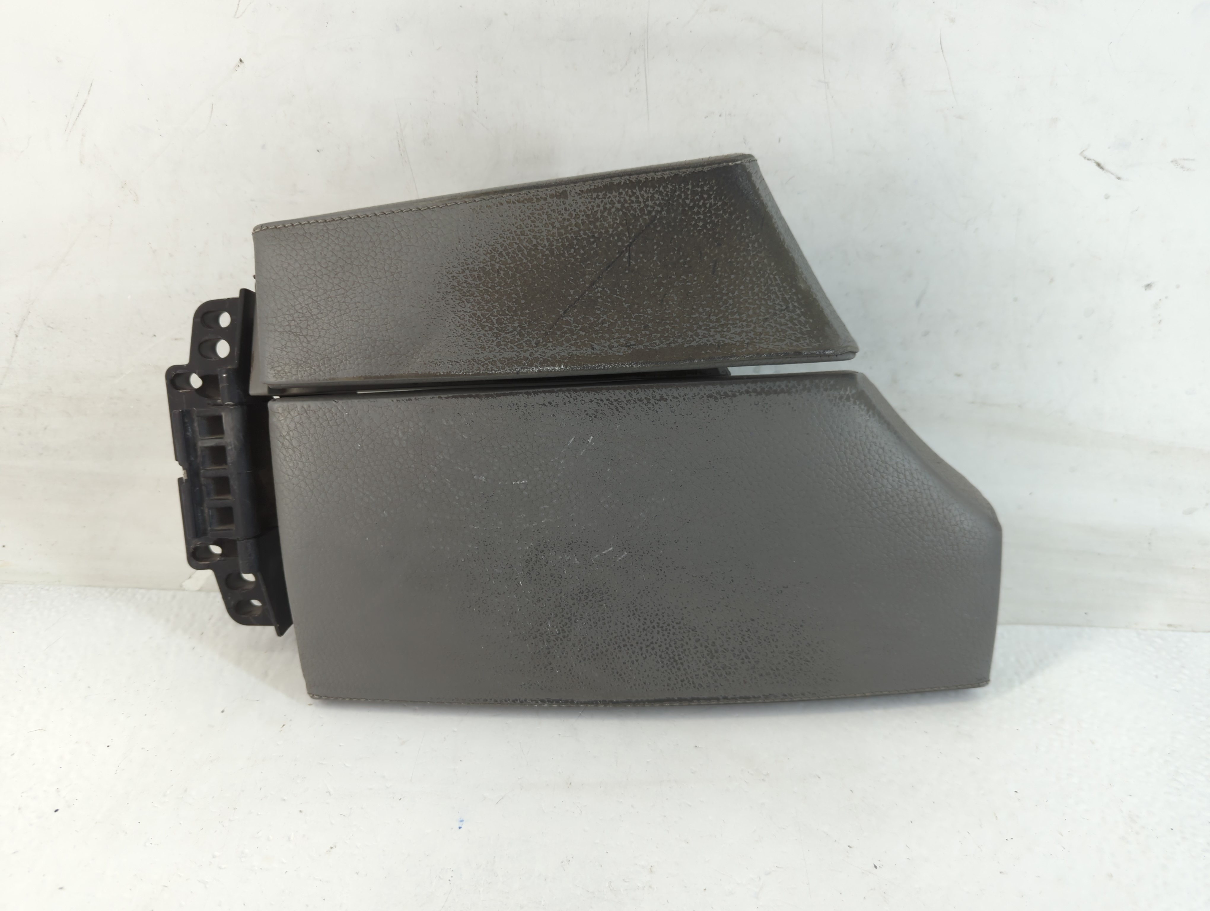 Picture of 2008 Bmw 535i Center Console Armrest Cover Lid Grey 771471