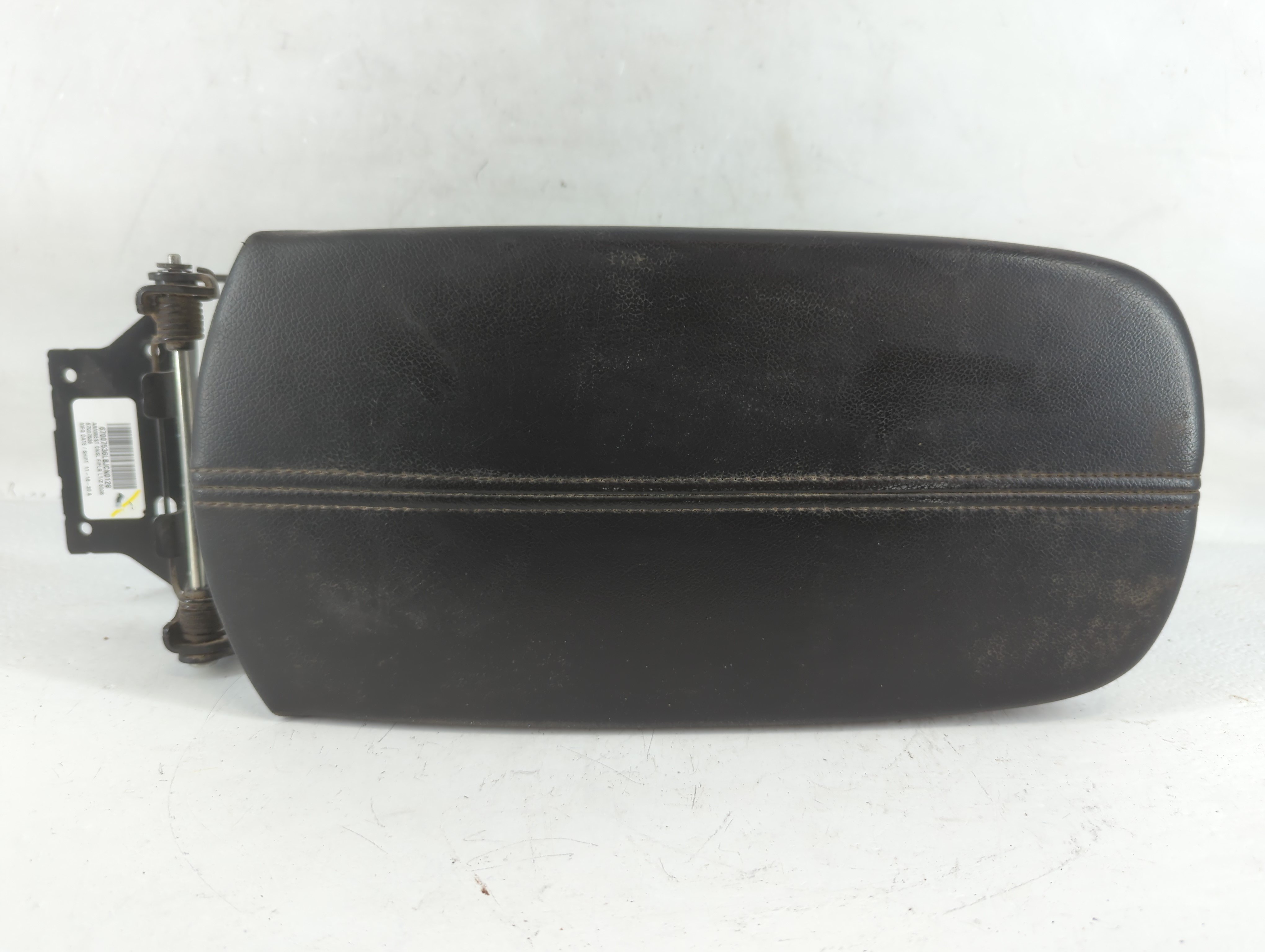2021 Chevrolet Malibu Center Console Armrest Cover Lid Black 771476 - Oemusedautoparts1.com