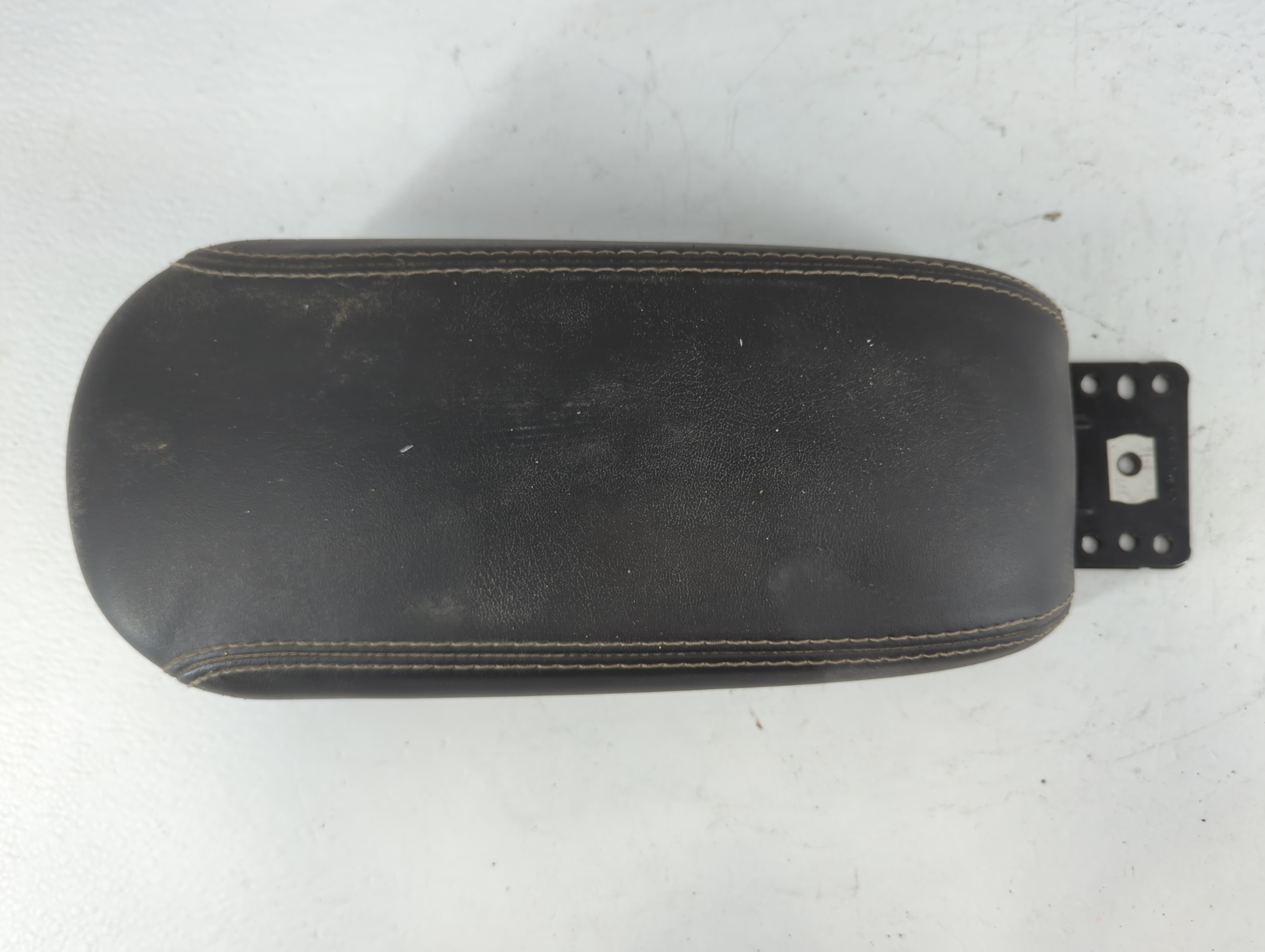 Picture of 2016 Jeep Renegade Center Console Armrest Cover Lid Black 771481