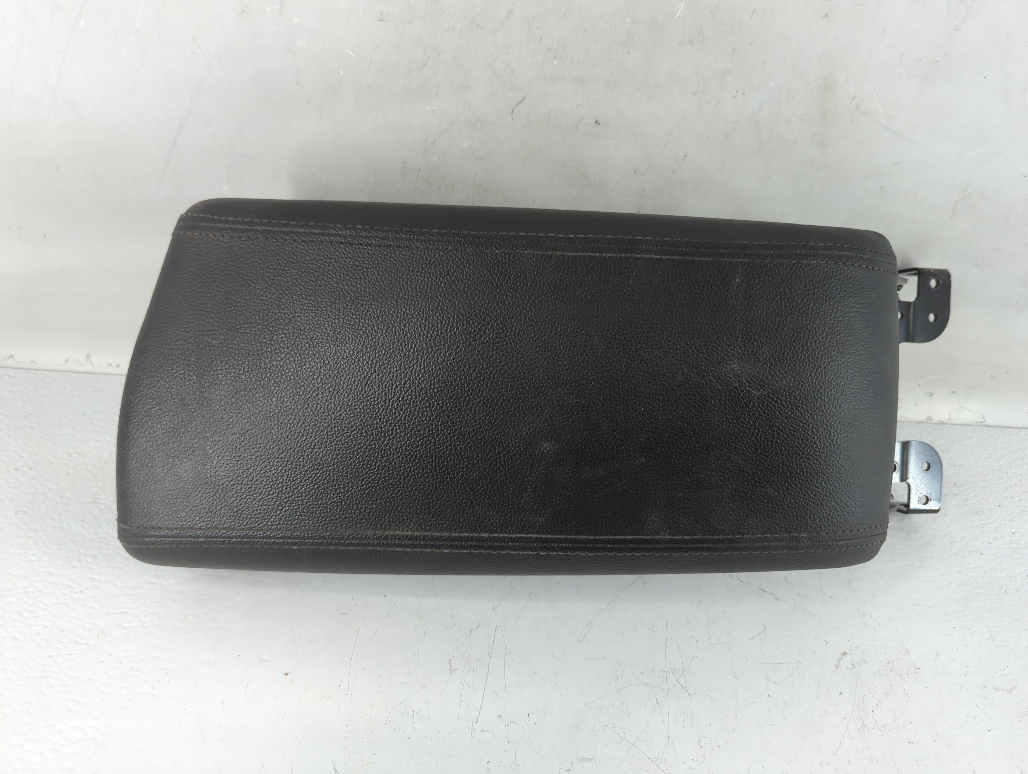 2018 Hyundai Sonata Center Console Armrest Cover Lid Black 771500 - Oemusedautoparts1.com