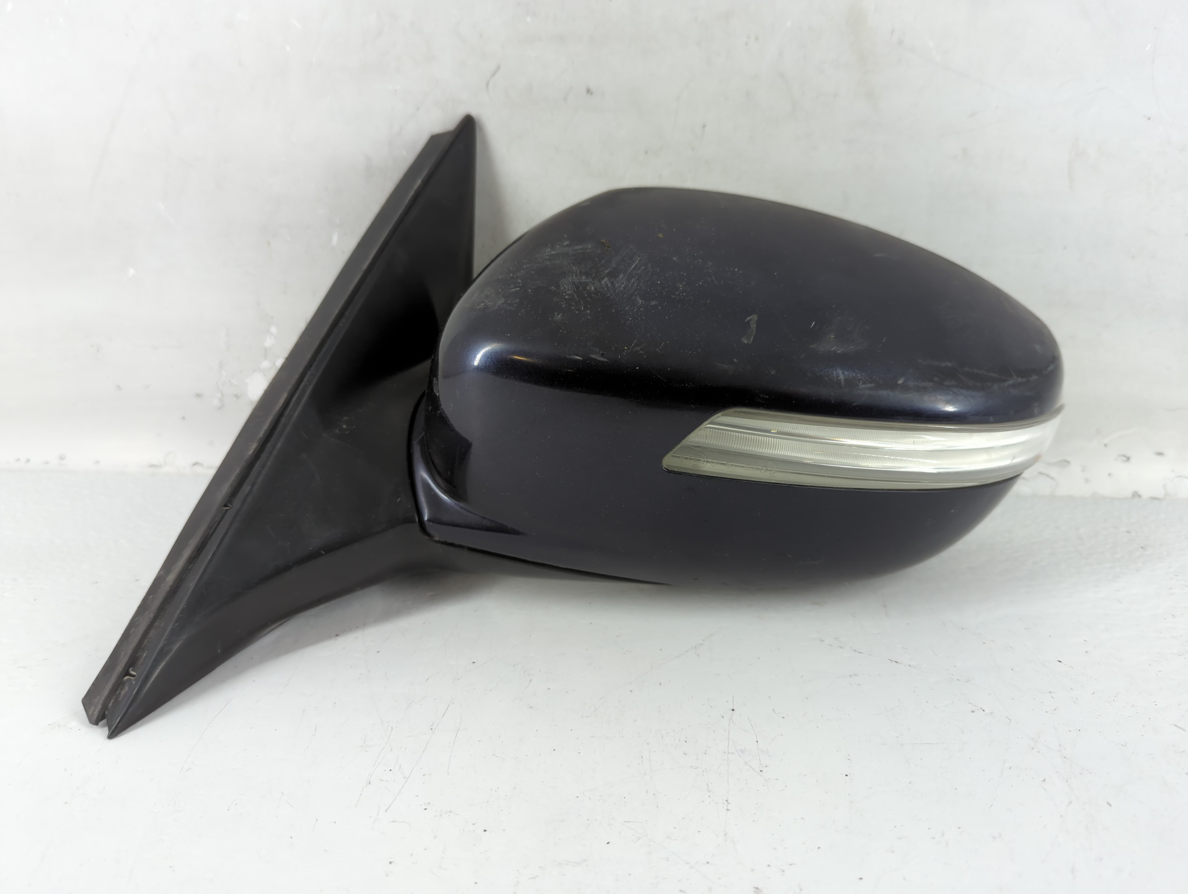 2009-2014 Hyundai Genesis Driver Left Side View Power Door Mirror 771541 - Oemusedautoparts1.com