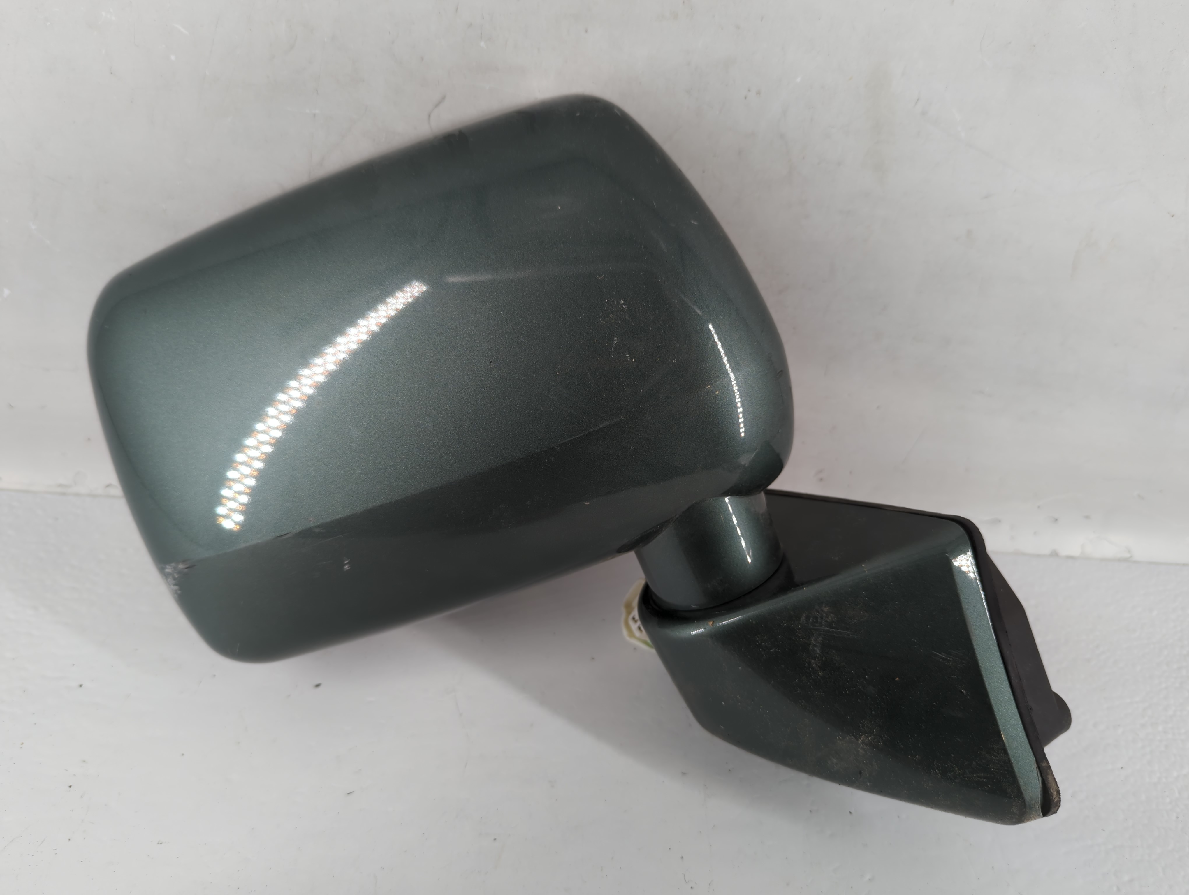 2004 Mitsubishi Endeavor Passenger Right Side View Power Door Mirror 771556 - Oemusedautoparts1.com