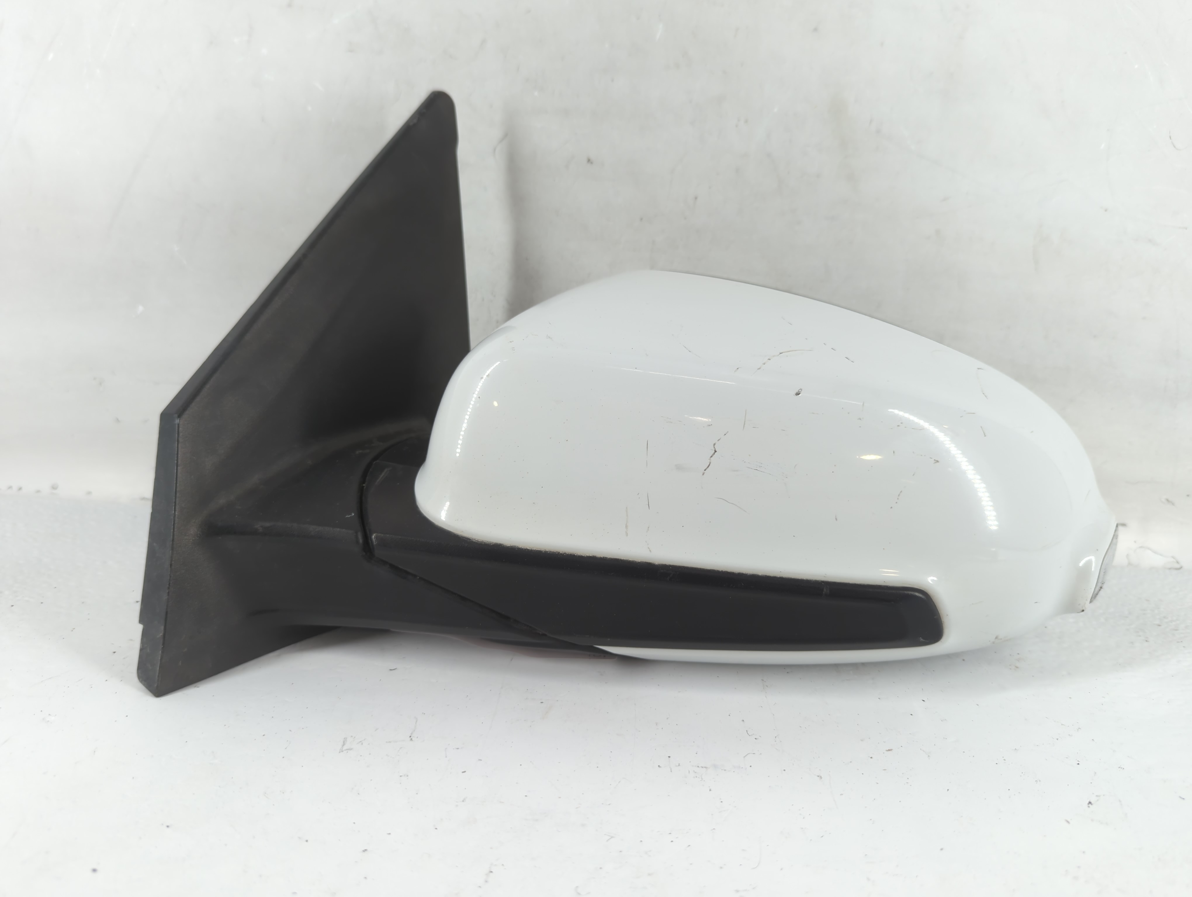 2018-2021 Hyundai Kona Driver Left Side View Power Door Mirror White 771558 - Oemusedautoparts1.com