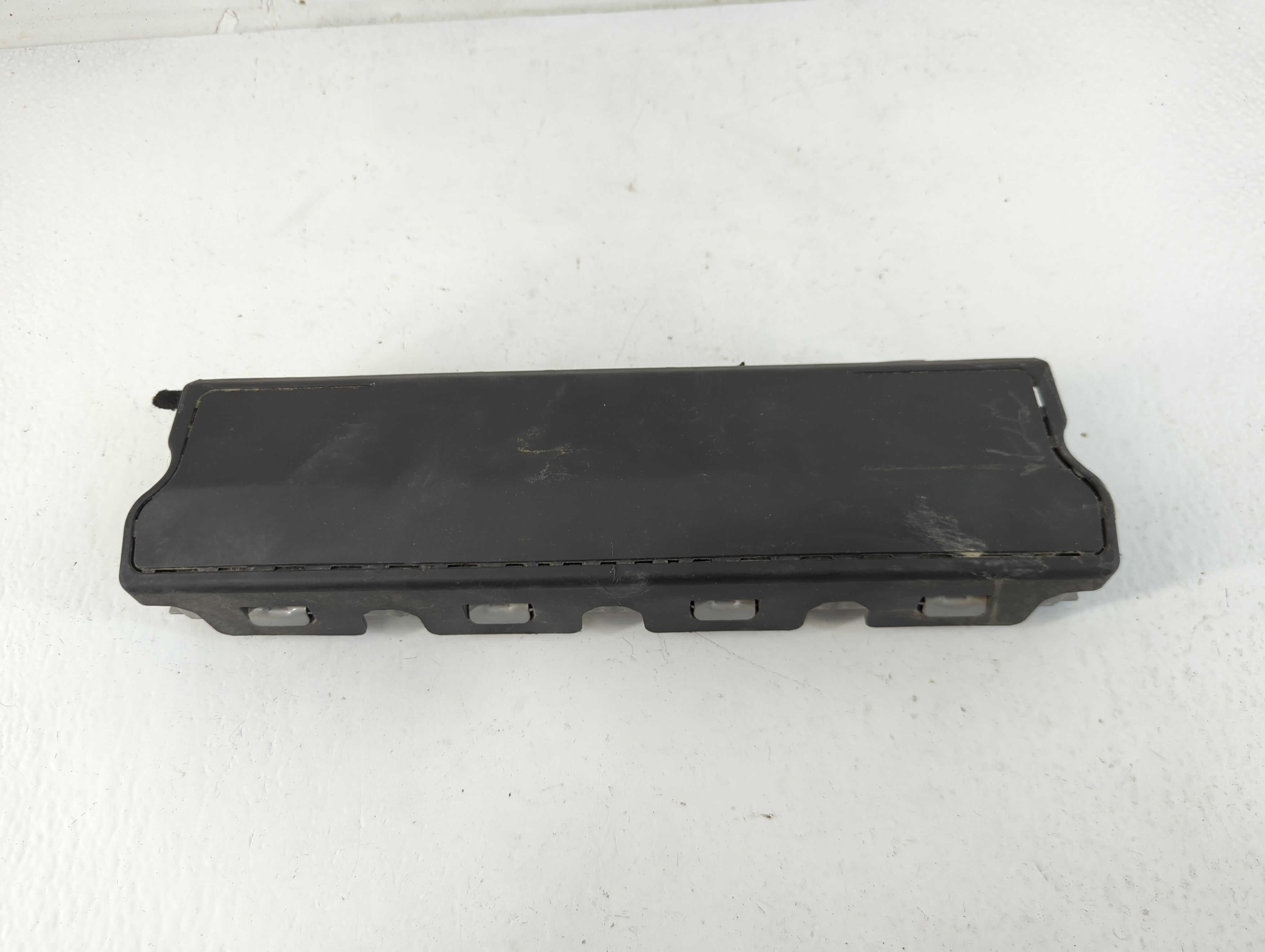 2016-2017 Chevrolet Cruze Air Bag Passenger Right Knee Oem 771698 - Oemusedautoparts1.com