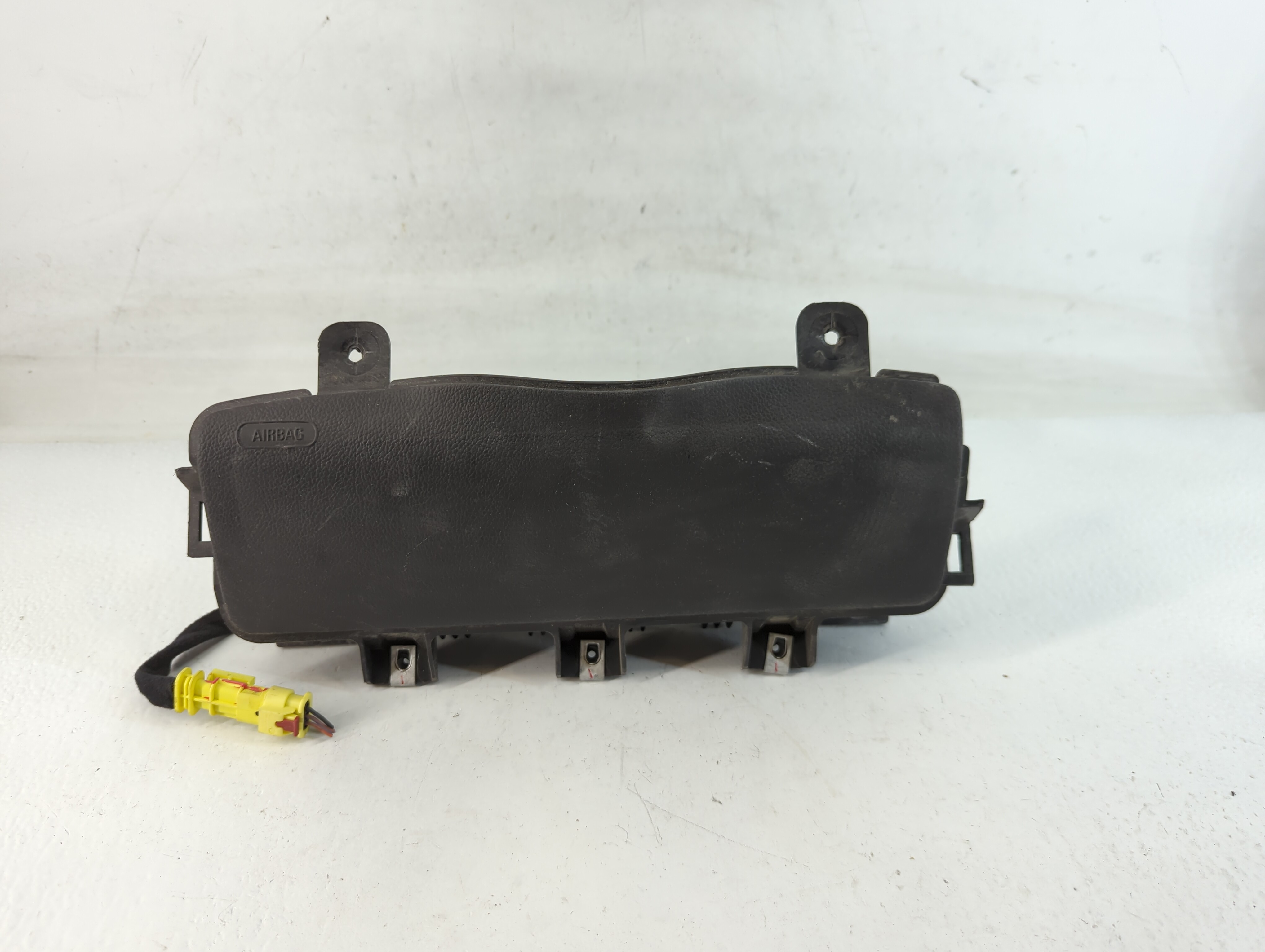 2012-2019 Chevrolet Sonic Air Bag Driver Left Knee Oem 771699 - Oemusedautoparts1.com