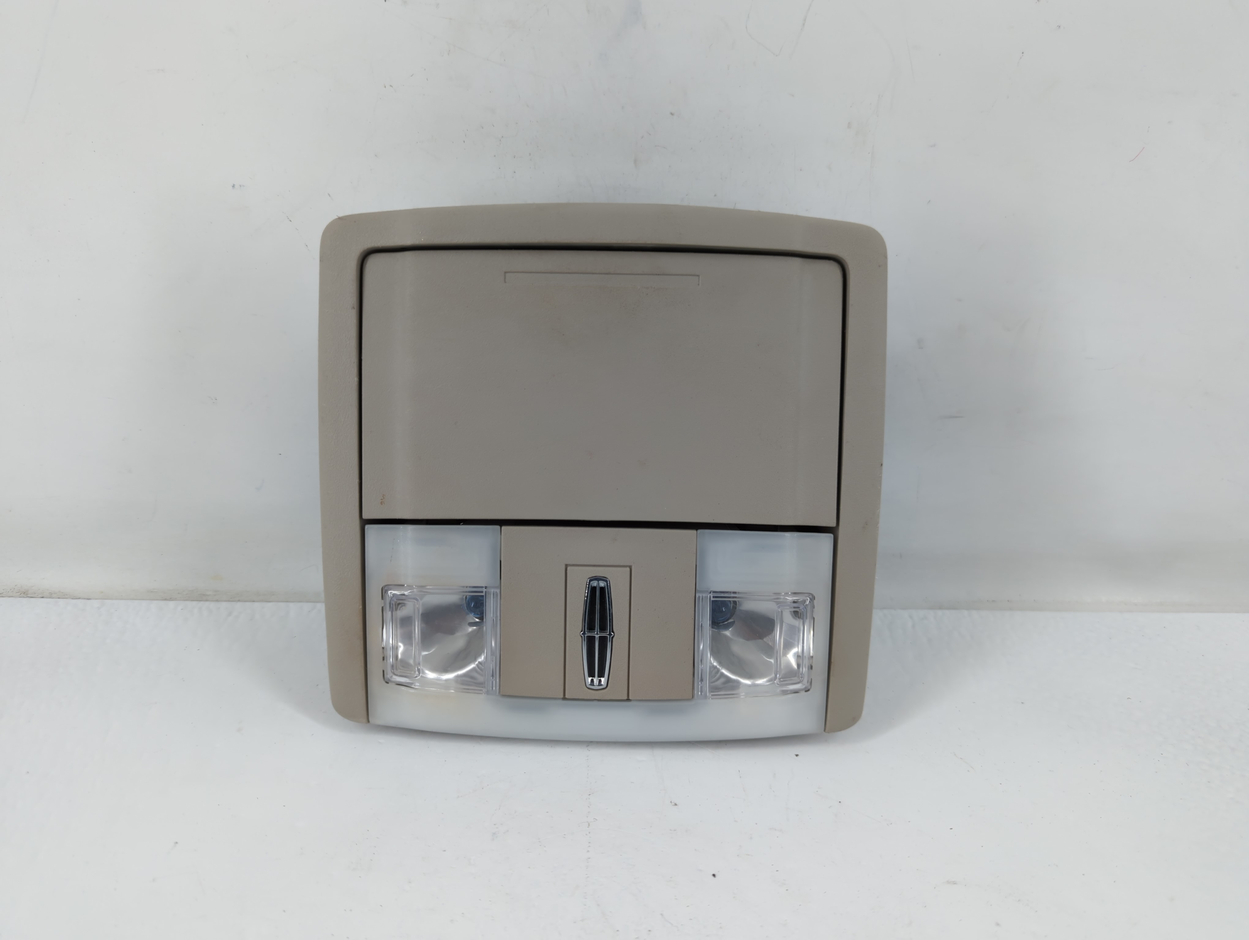 2013 Lincoln Mkx Overhead Roof Console 771969 - Oemusedautoparts1.com