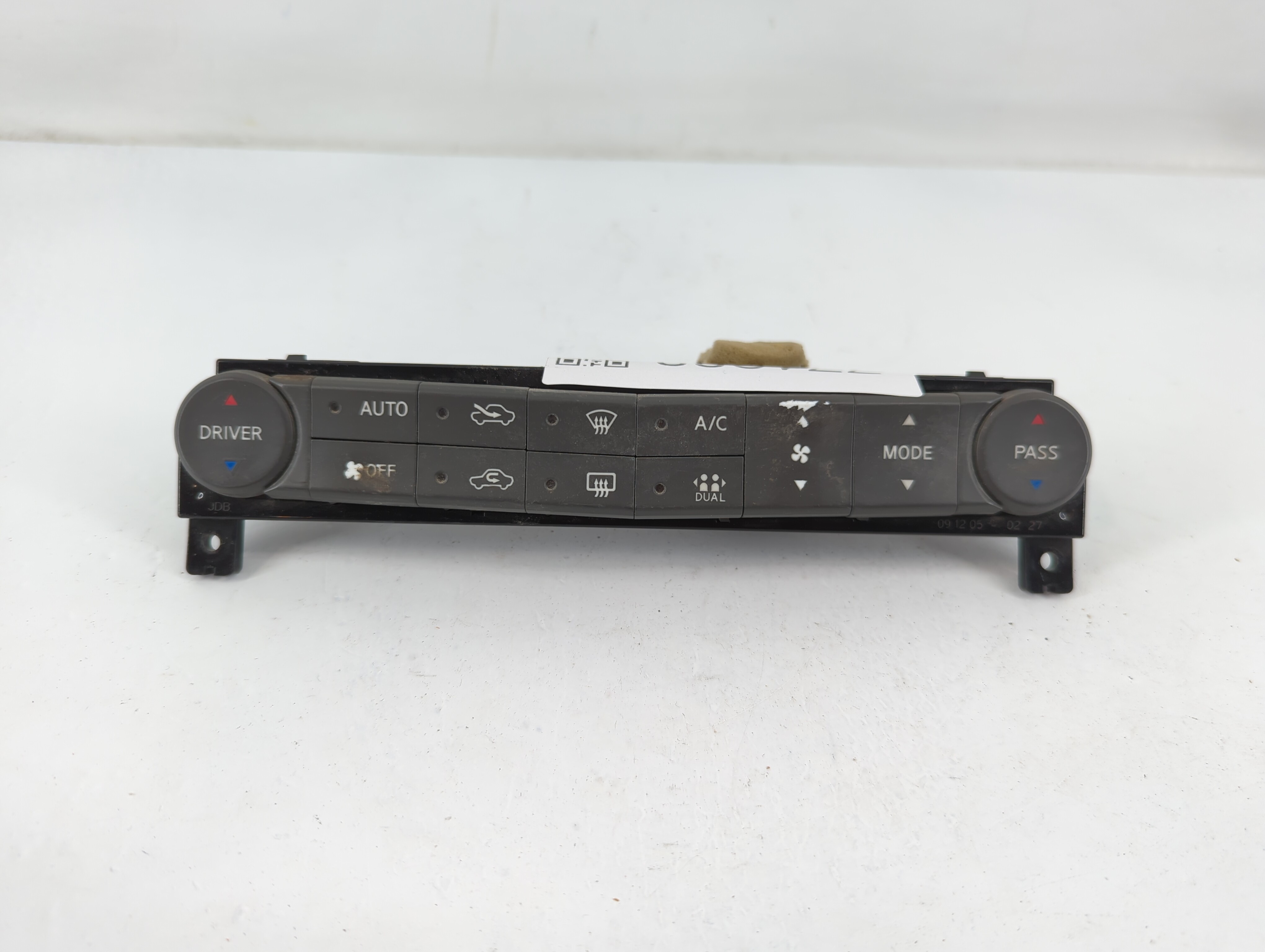 2004-2006 Nissan Maxima Ac Heater Climate Control 27500 7y010 771983 - Oemusedautoparts1.com