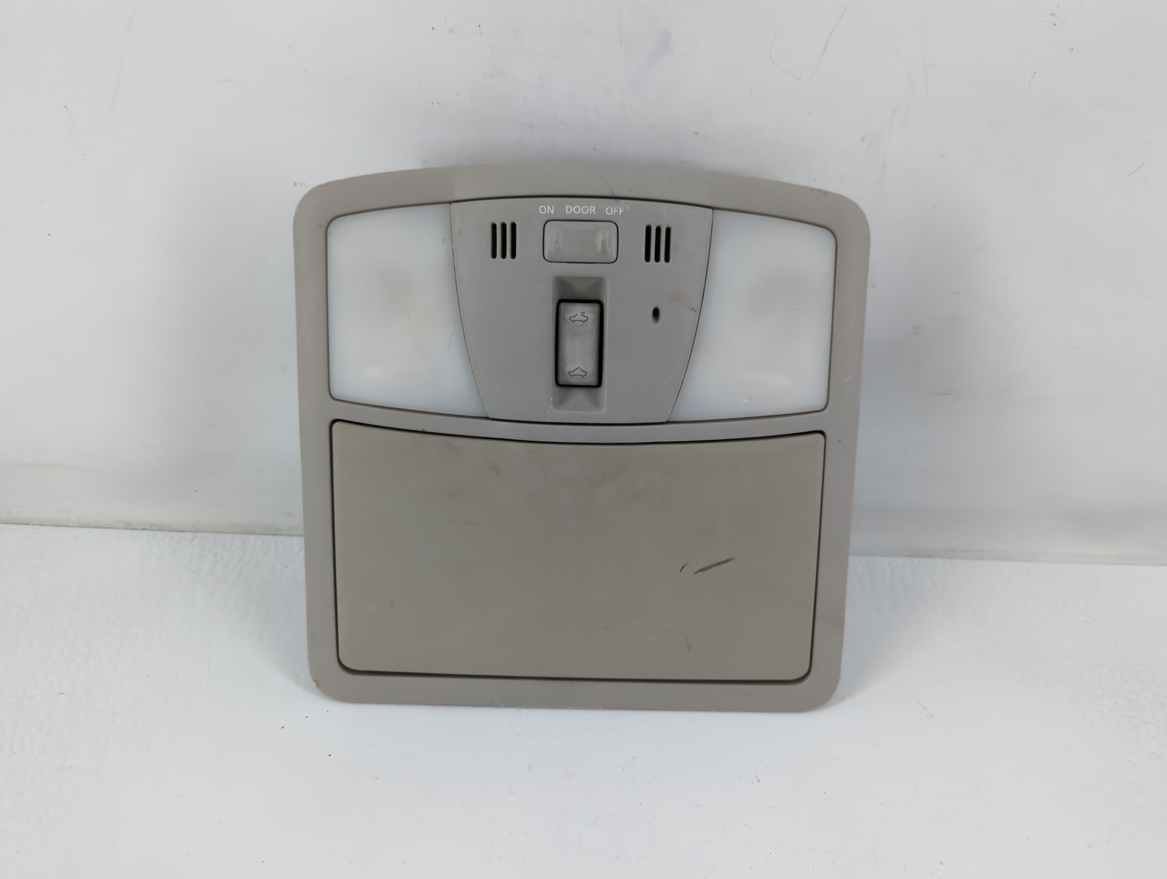 2010 Nissan Altima Overhead Roof Console 772023 - Oemusedautoparts1.com