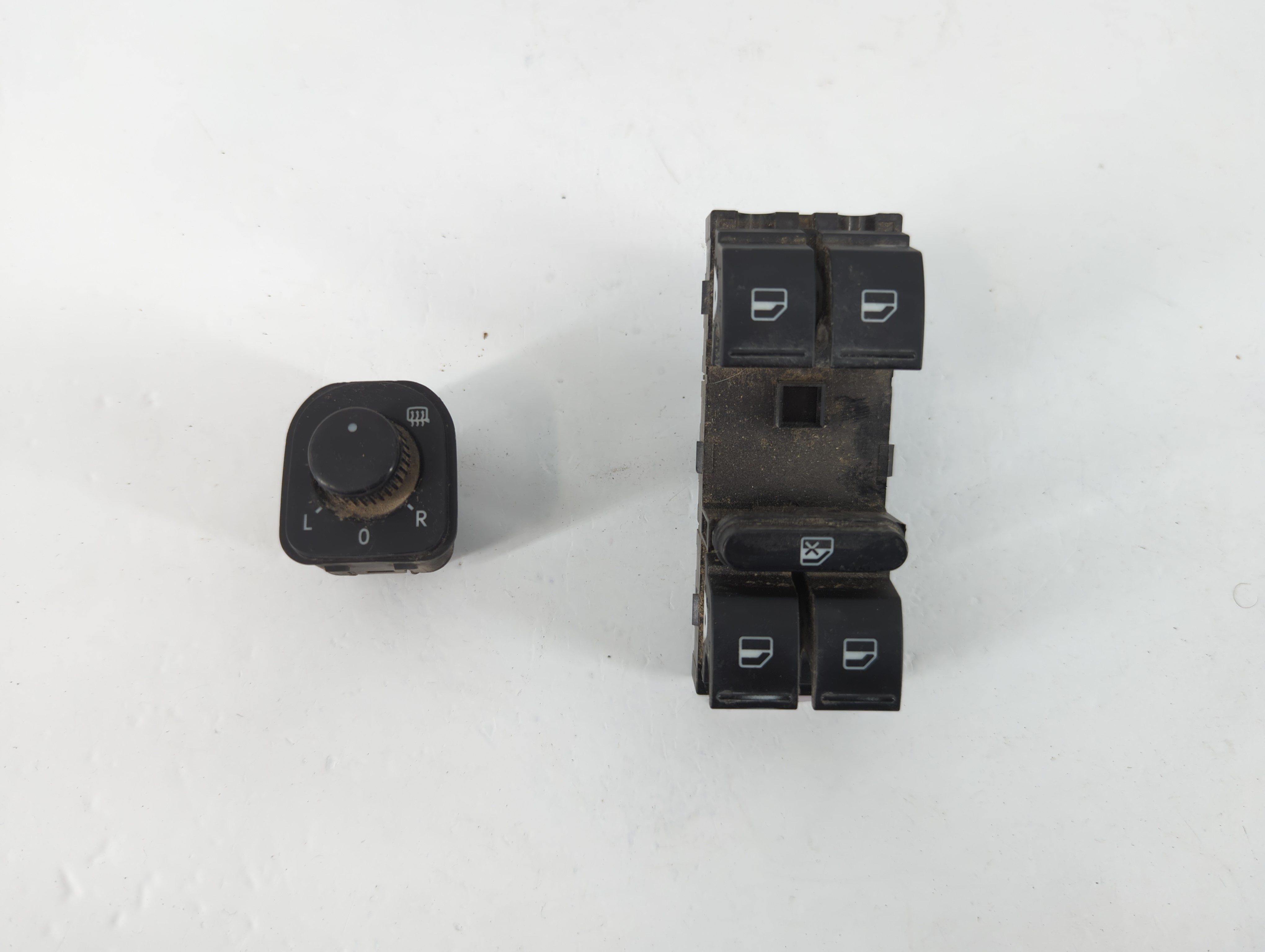 2009-2018 Volkswagen Tiguan Driver Left Door Master Power Window Switch 772099 - Oemusedautoparts1.com