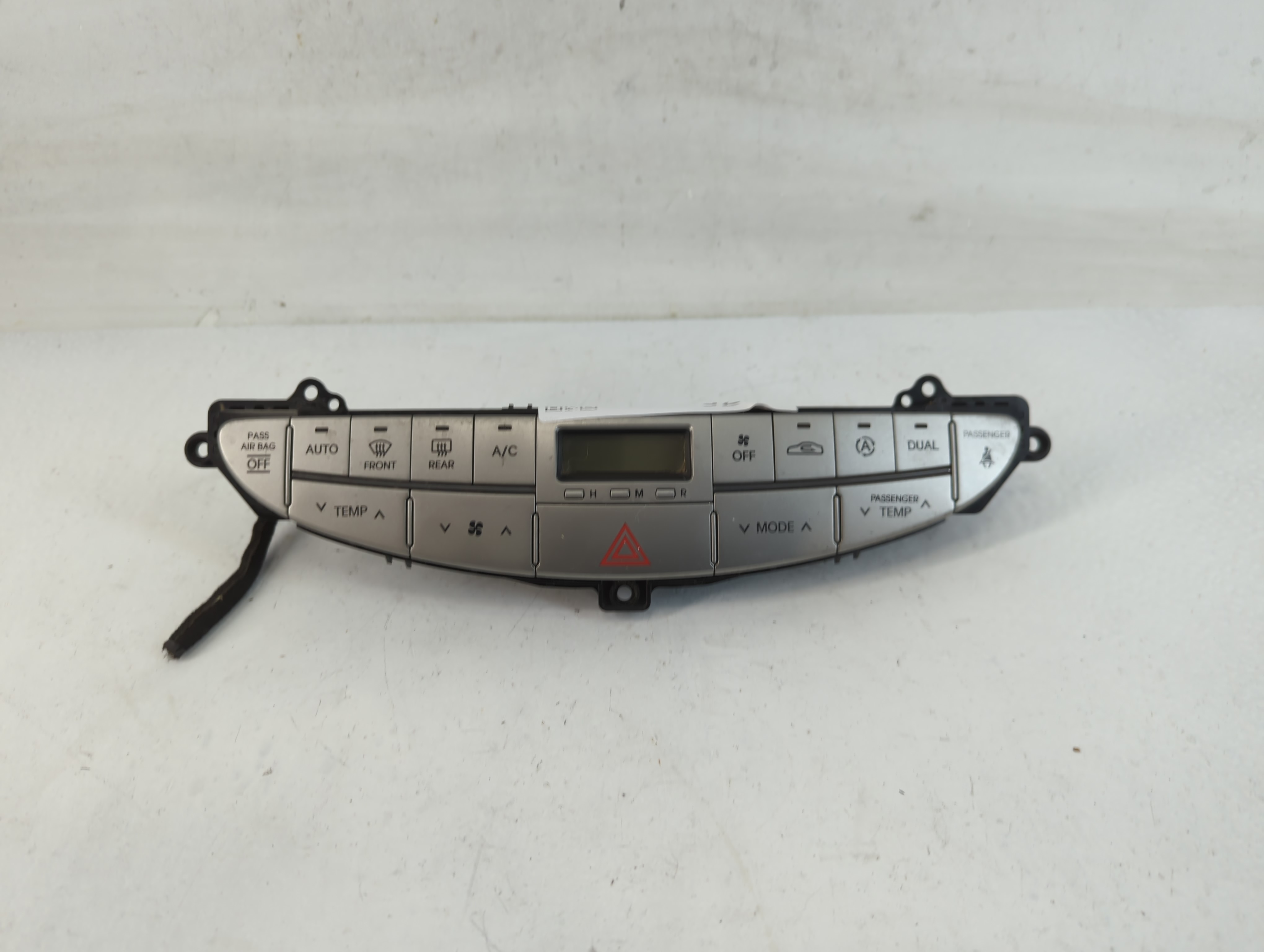 2009-2012 Hyundai Genesis Ac Heater Climate Control 97250-3m200 772102 - Oemusedautoparts1.com