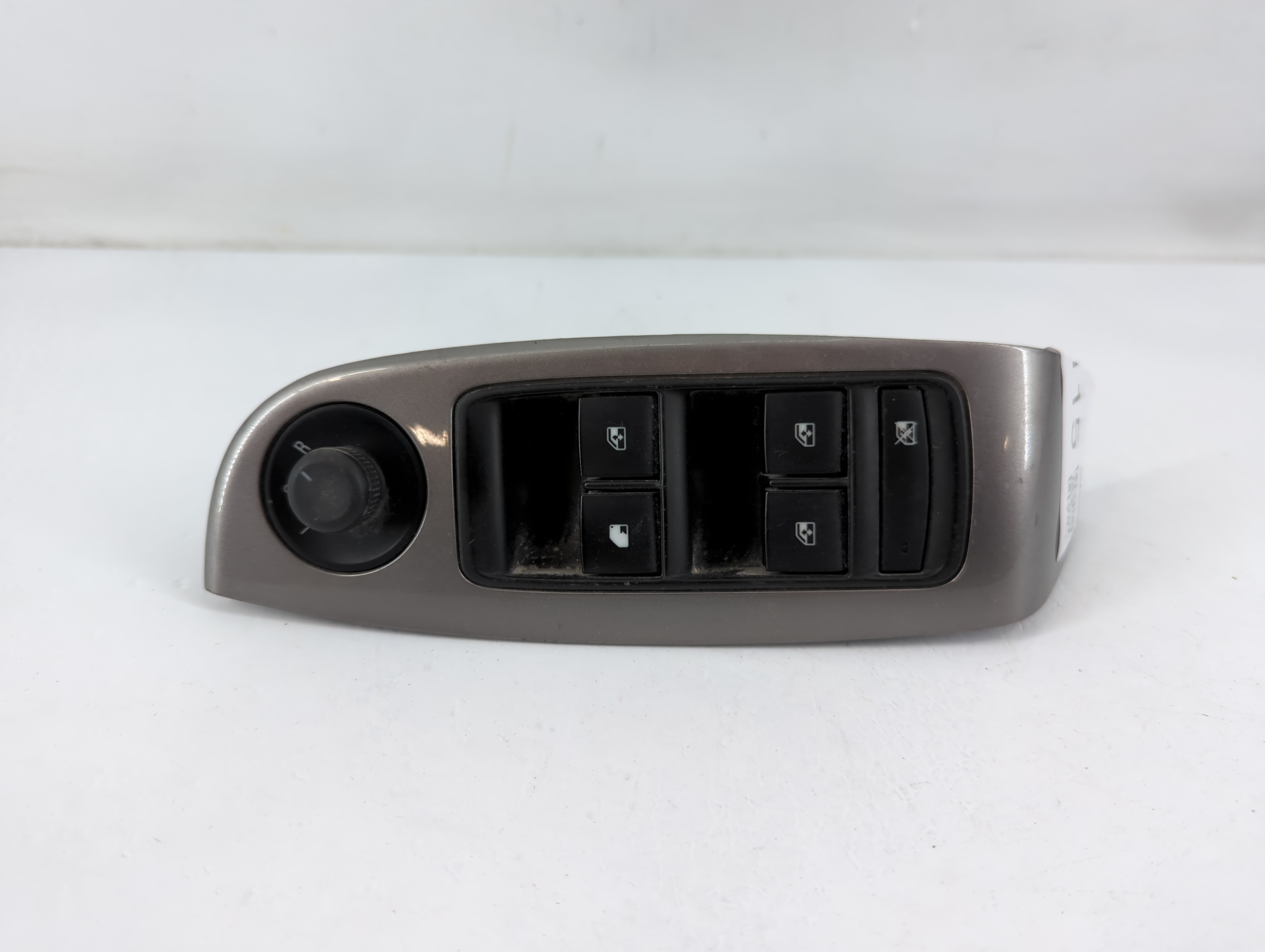 2014-2016 Chevrolet Malibu Driver Left Door Master Power Window Switch 772115 - Oemusedautoparts1.com