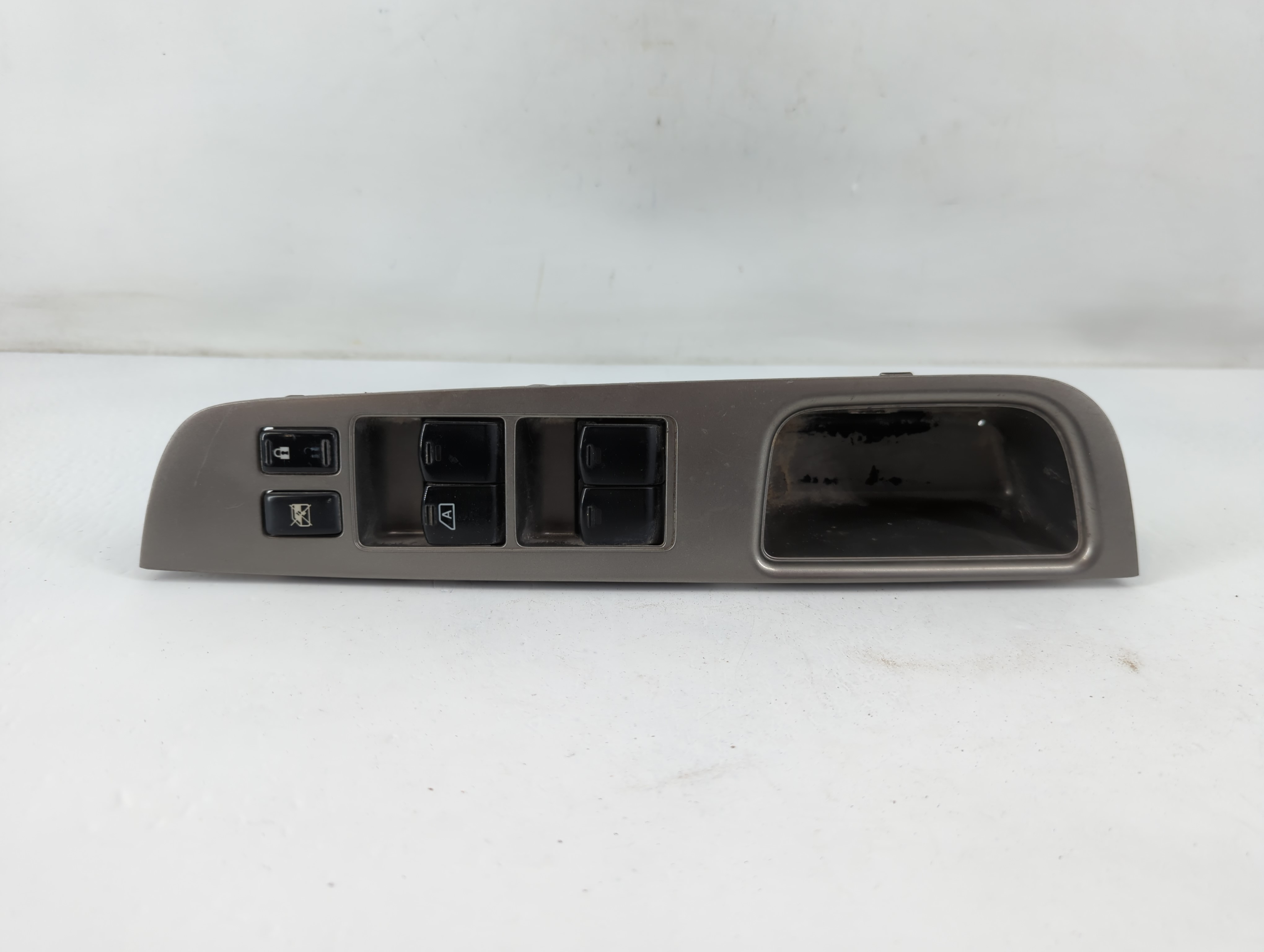 2010-2012 Nissan Versa Driver Left Door Master Power Window Switch 772128 - Oemusedautoparts1.com