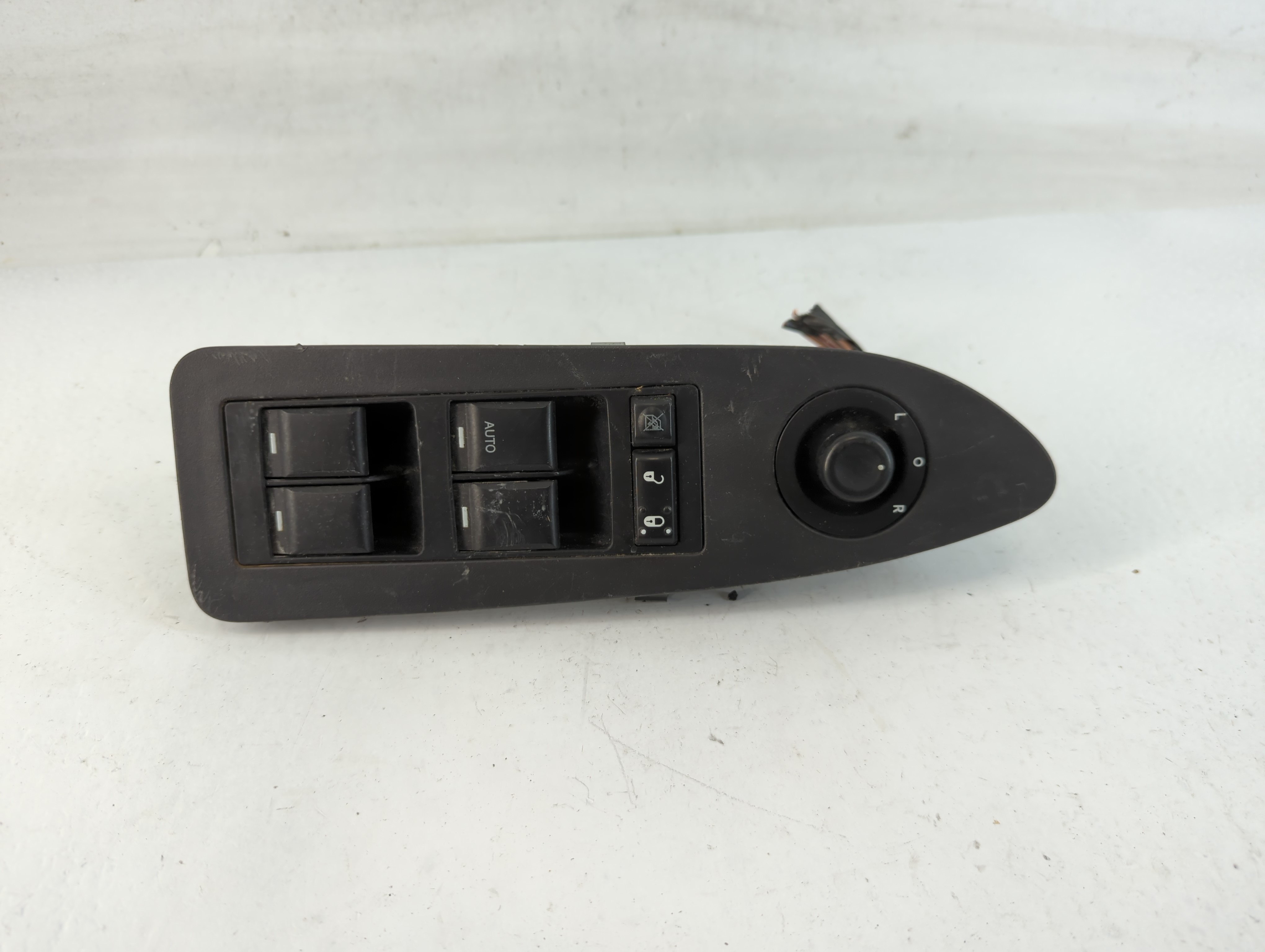2006-2010 Chrysler 300 Driver Left Door Master Power Window Switch 772178 - Oemusedautoparts1.com