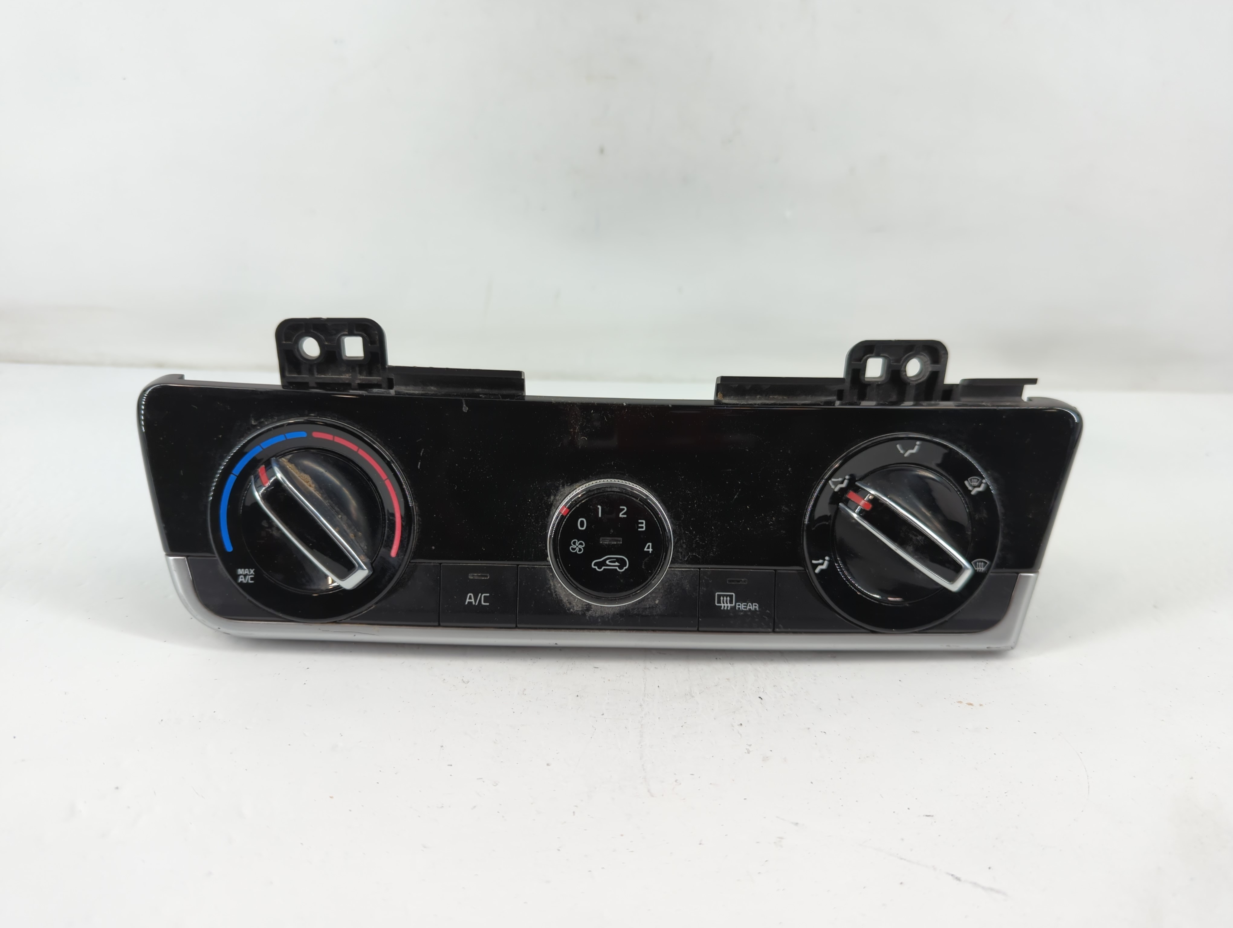 2021-2022 Kia Seltos Ac Heater Climate Control 97250-q5070 772276 - Oemusedautoparts1.com