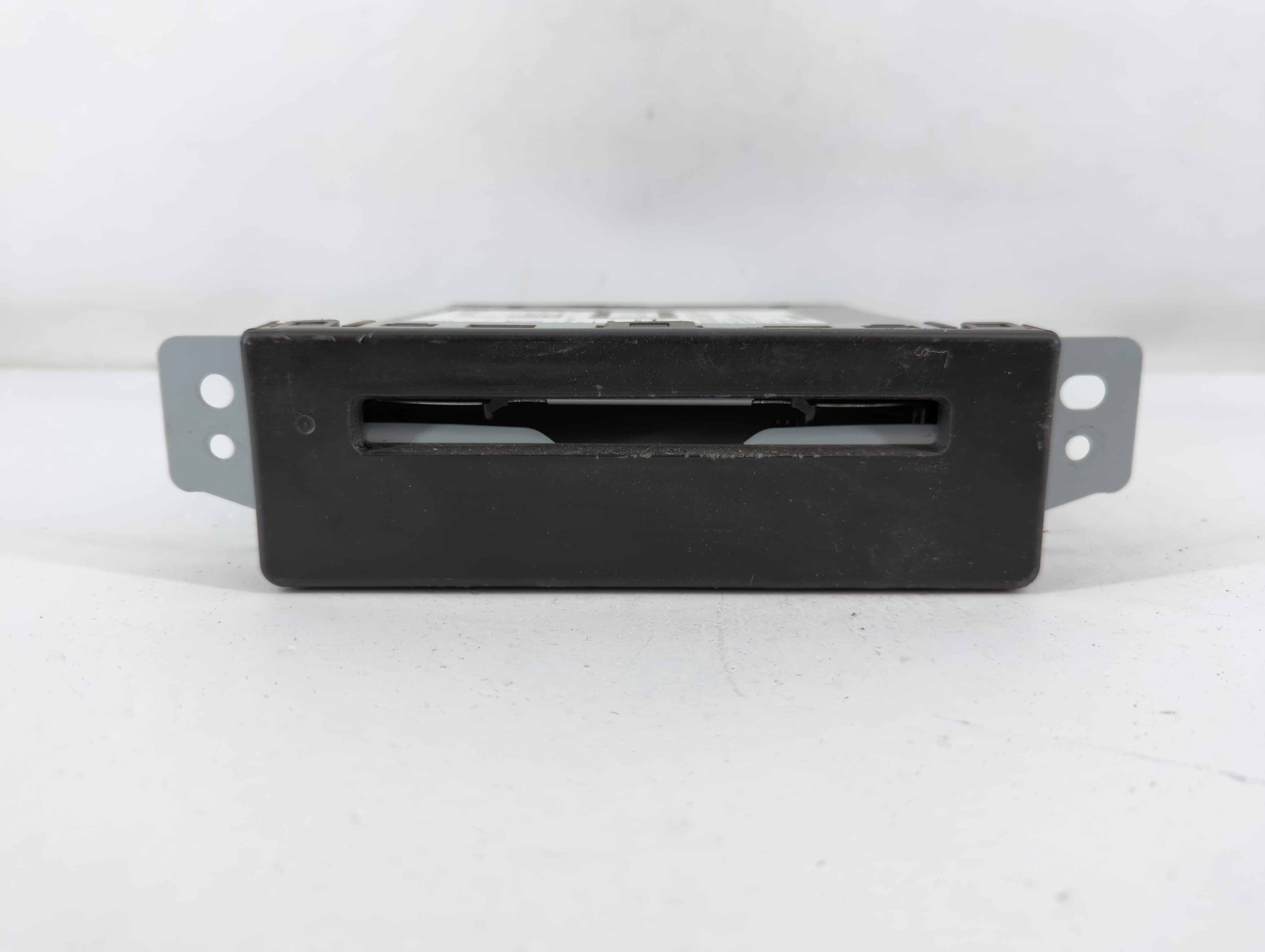 2017-2019 Chevrolet Silverado 1500 Am Fm Cd Player Radio Receiver 772328 - Oemusedautoparts1.com