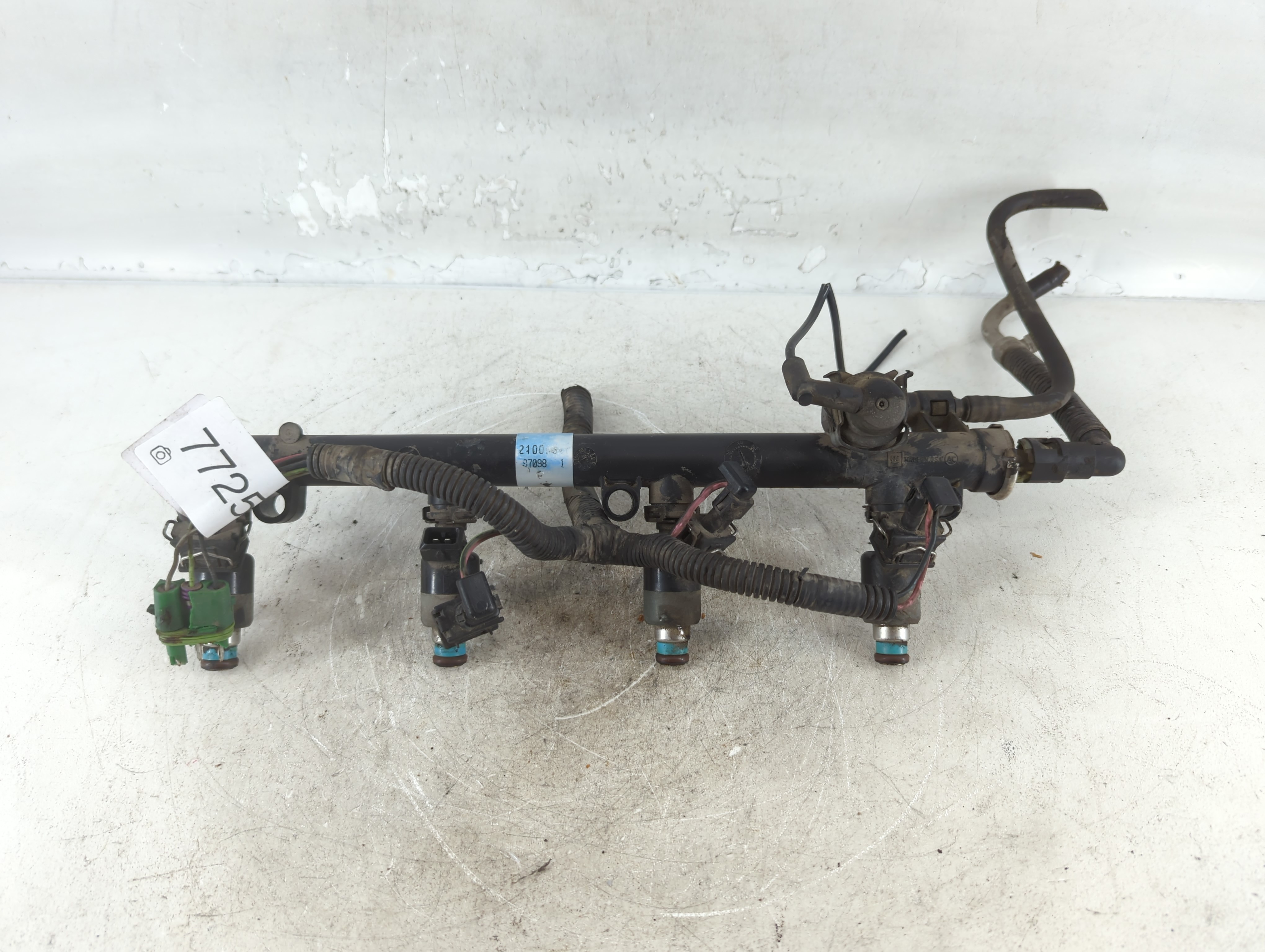 1997 Saturn Sl1 FUEL INJECTOR 772518 - Oemusedautoparts1.com