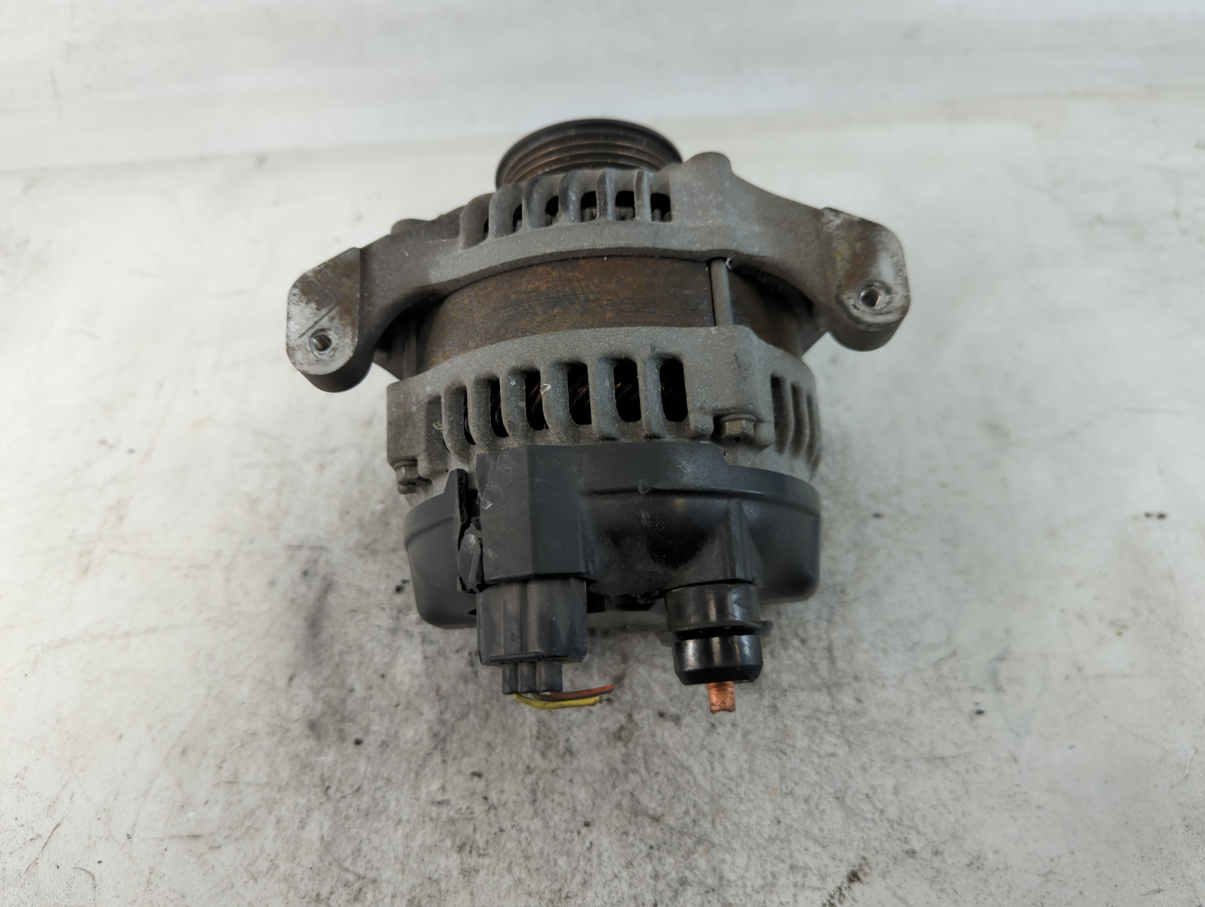 Picture of 2009-2010 Ford Mustang Alternator Generator Charging Assembly Engine Oem 772686