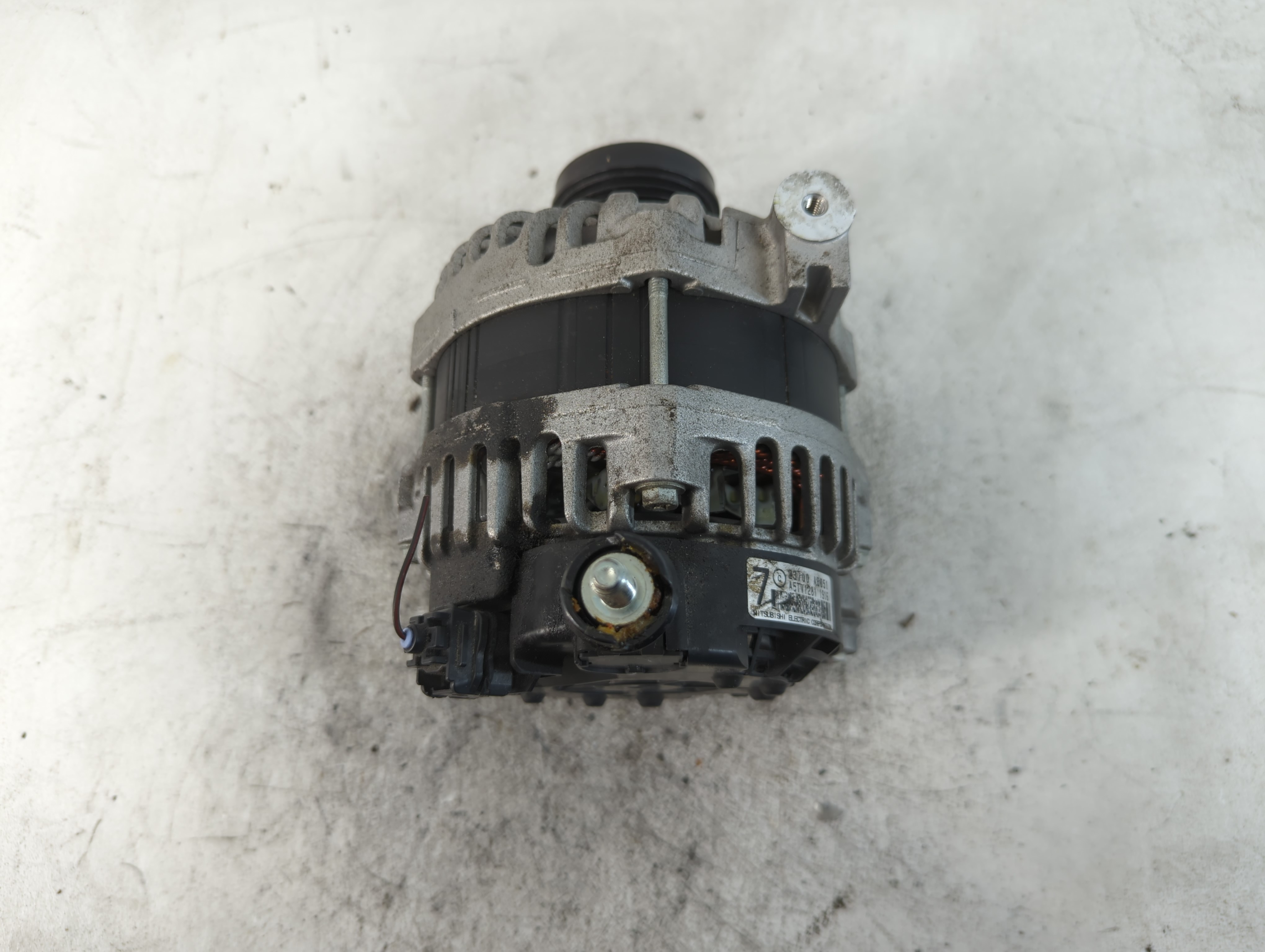 Picture of Subaru Forester Alternator Generator Charging Assembly Engine Oem 772687