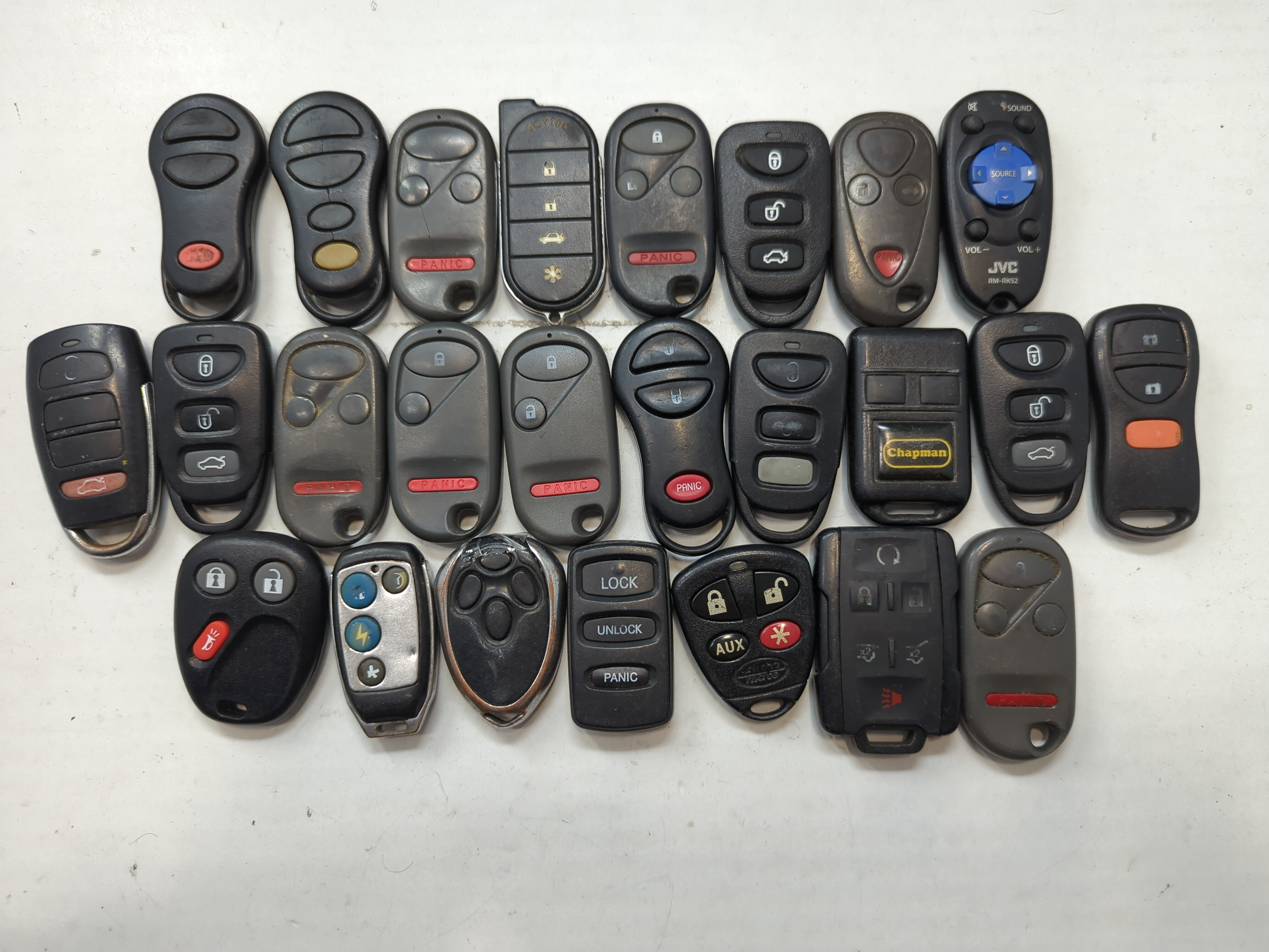 Lot of 25 Aftermarket Keyless Entry Remote Fob MIXED FCC IDS MIXED PART 772815 - Oemusedautoparts1.com