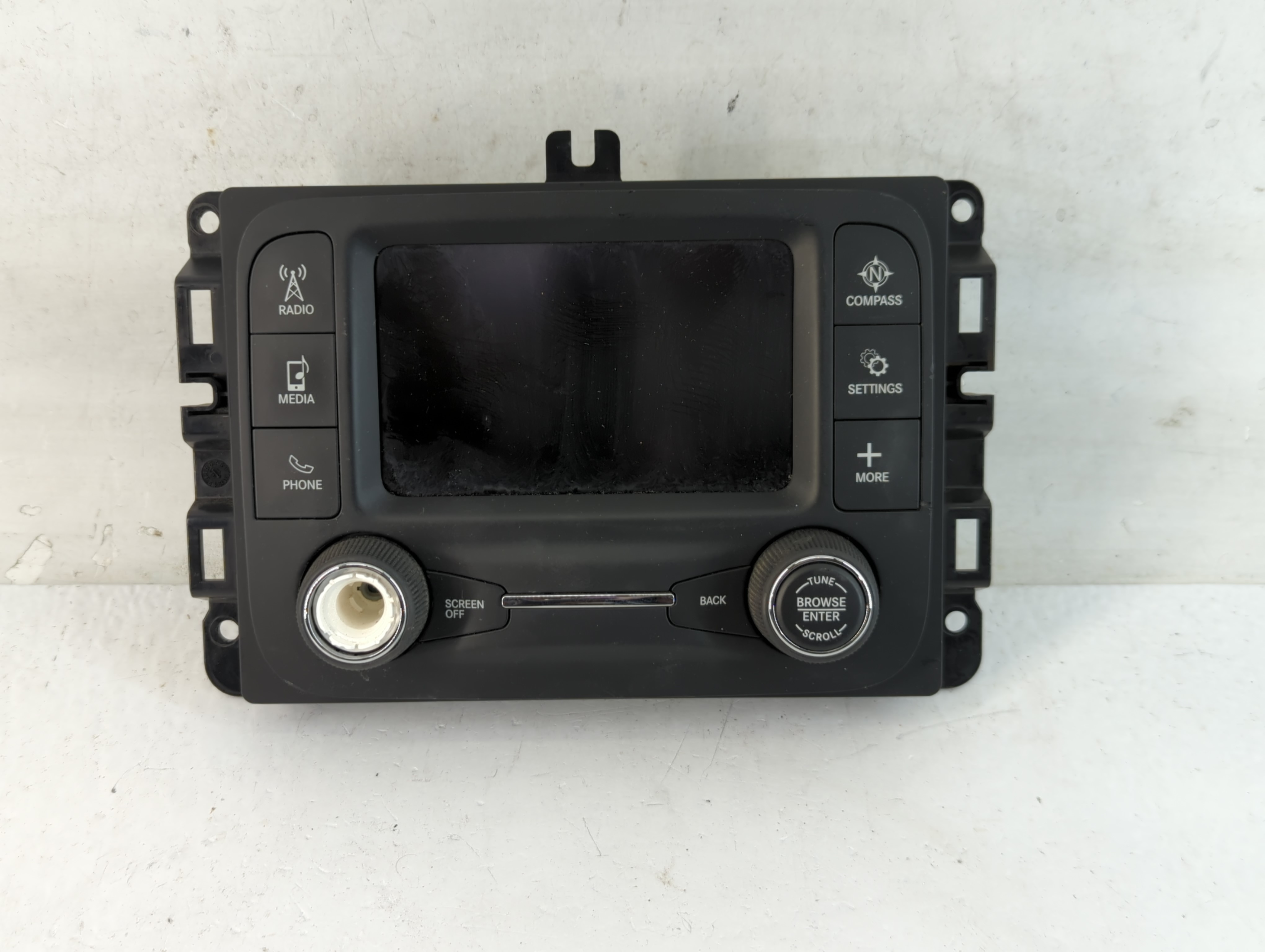 2017-2017 Jeep Cherokee Am Fm Cd Player Radio Receiver 772918 - Oemusedautoparts1.com