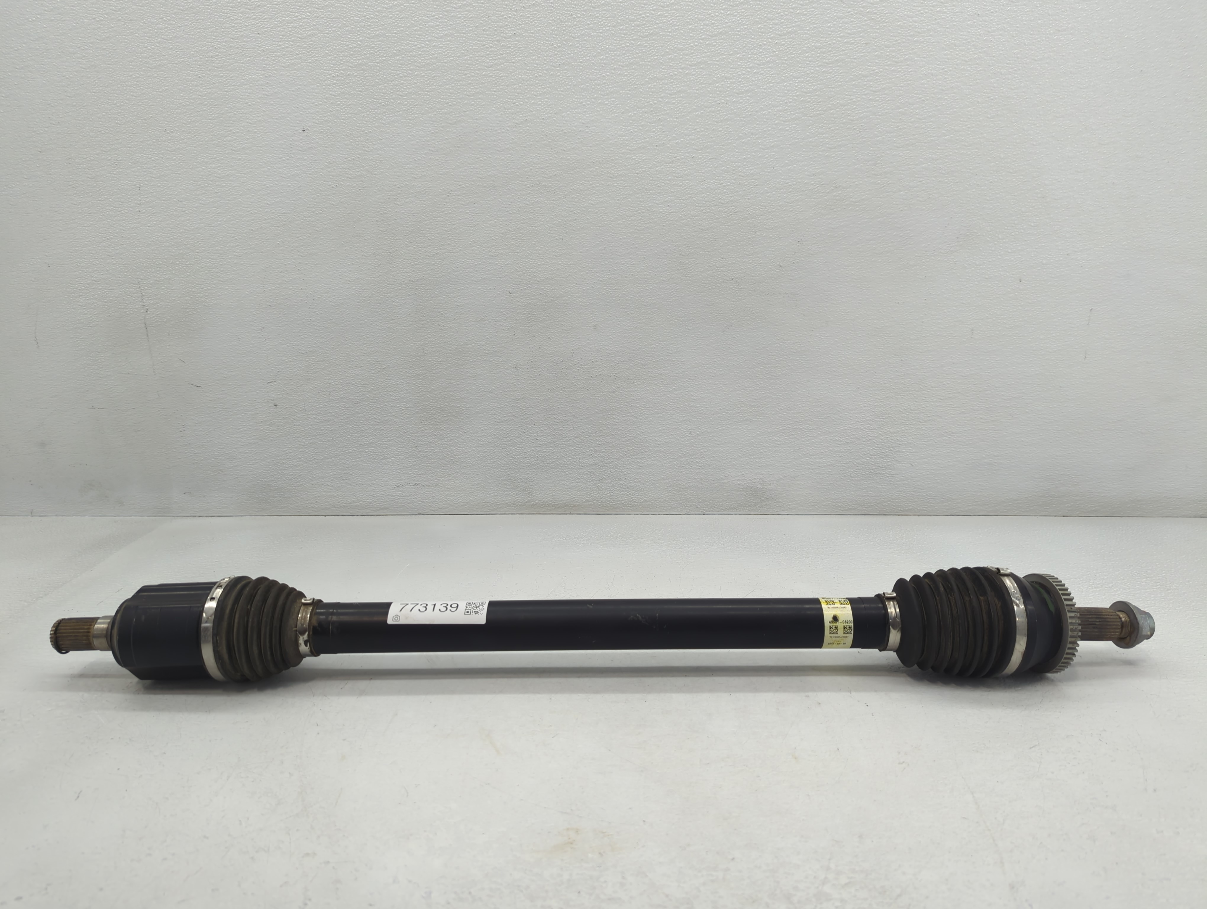 2016-2018 Kia Sorento Axle Shaft Front Passenger Cv C/v 773139 - Oemusedautoparts1.com