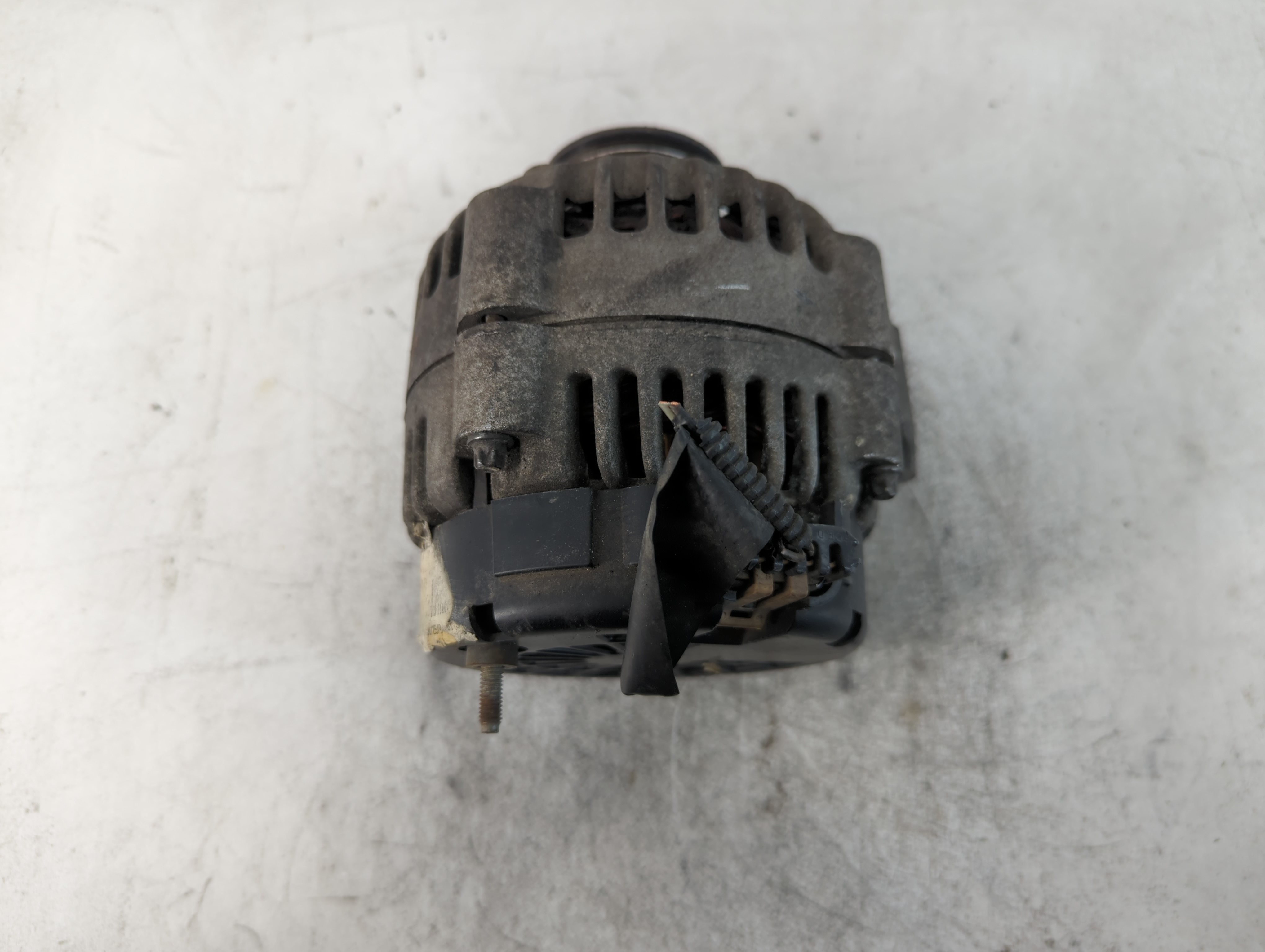 Picture of 2002 Gmc Sierra 2500 Alternator Generator Charging Assembly Engine Oem 773228