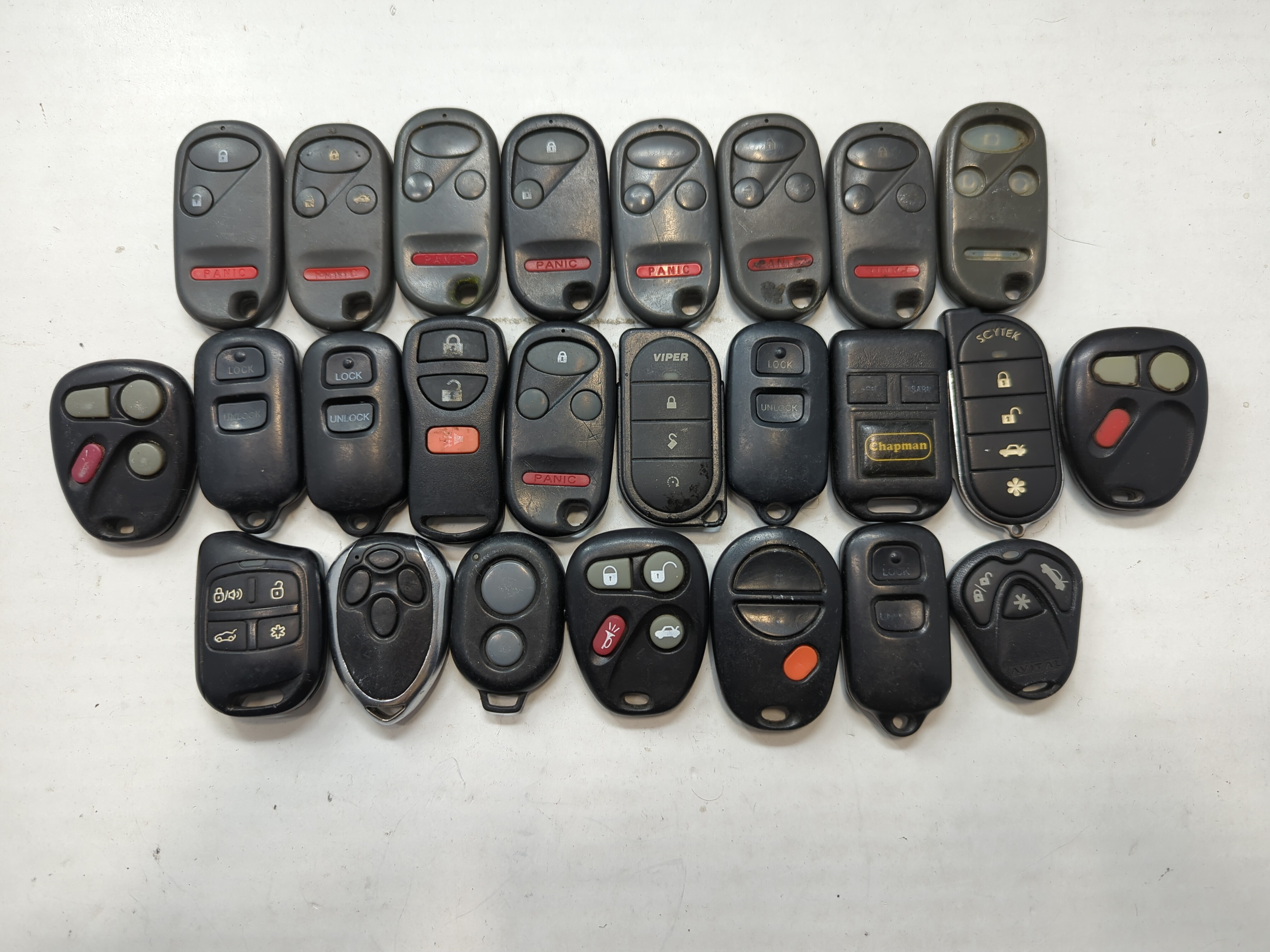 Lot of 25 Aftermarket Keyless Entry Remote Fob MIXED FCC IDS MIXED PART 773433 - Oemusedautoparts1.com