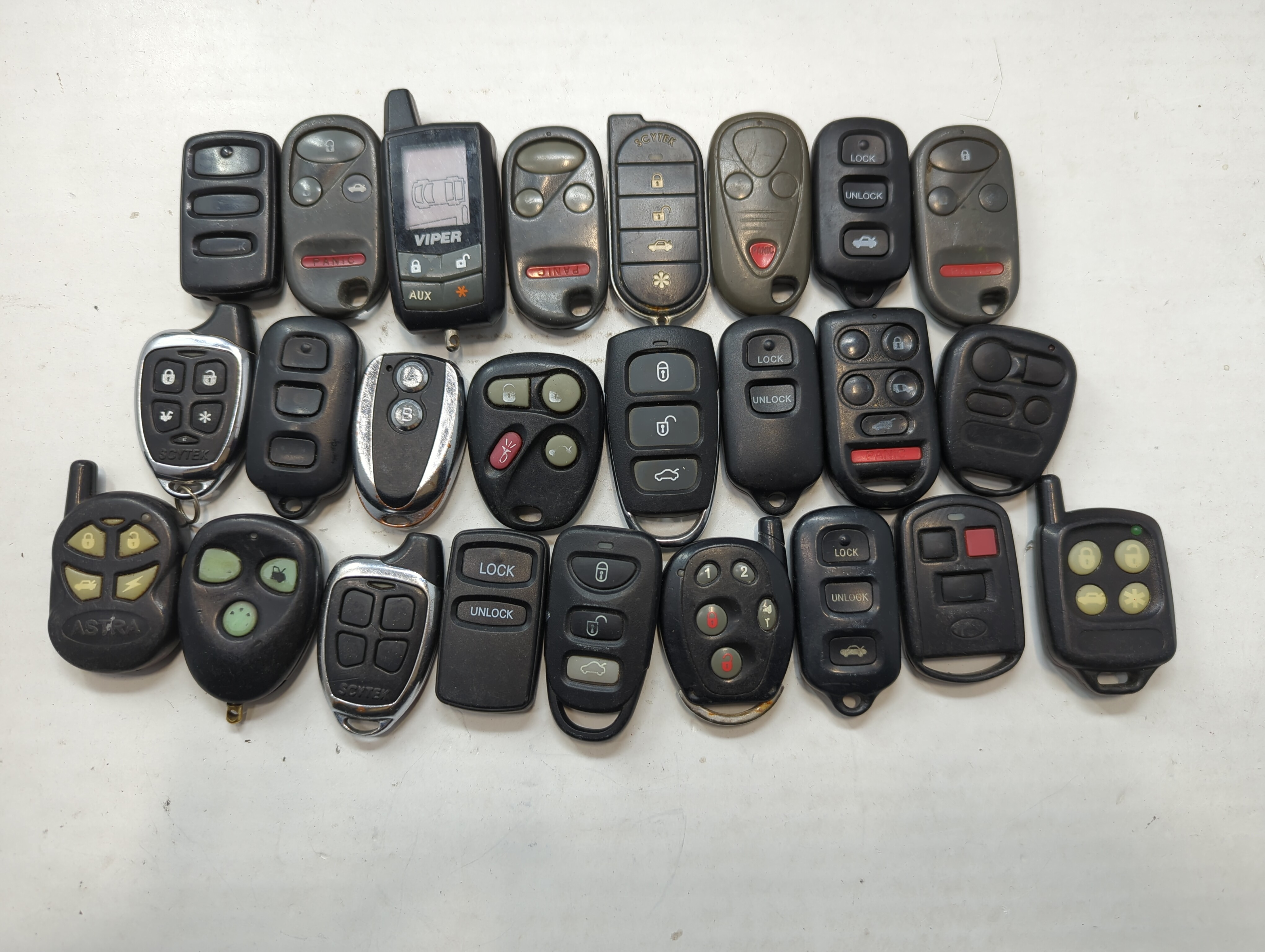 Lot of 25 Aftermarket Keyless Entry Remote Fob MIXED FCC IDS MIXED PART 773434 - Oemusedautoparts1.com